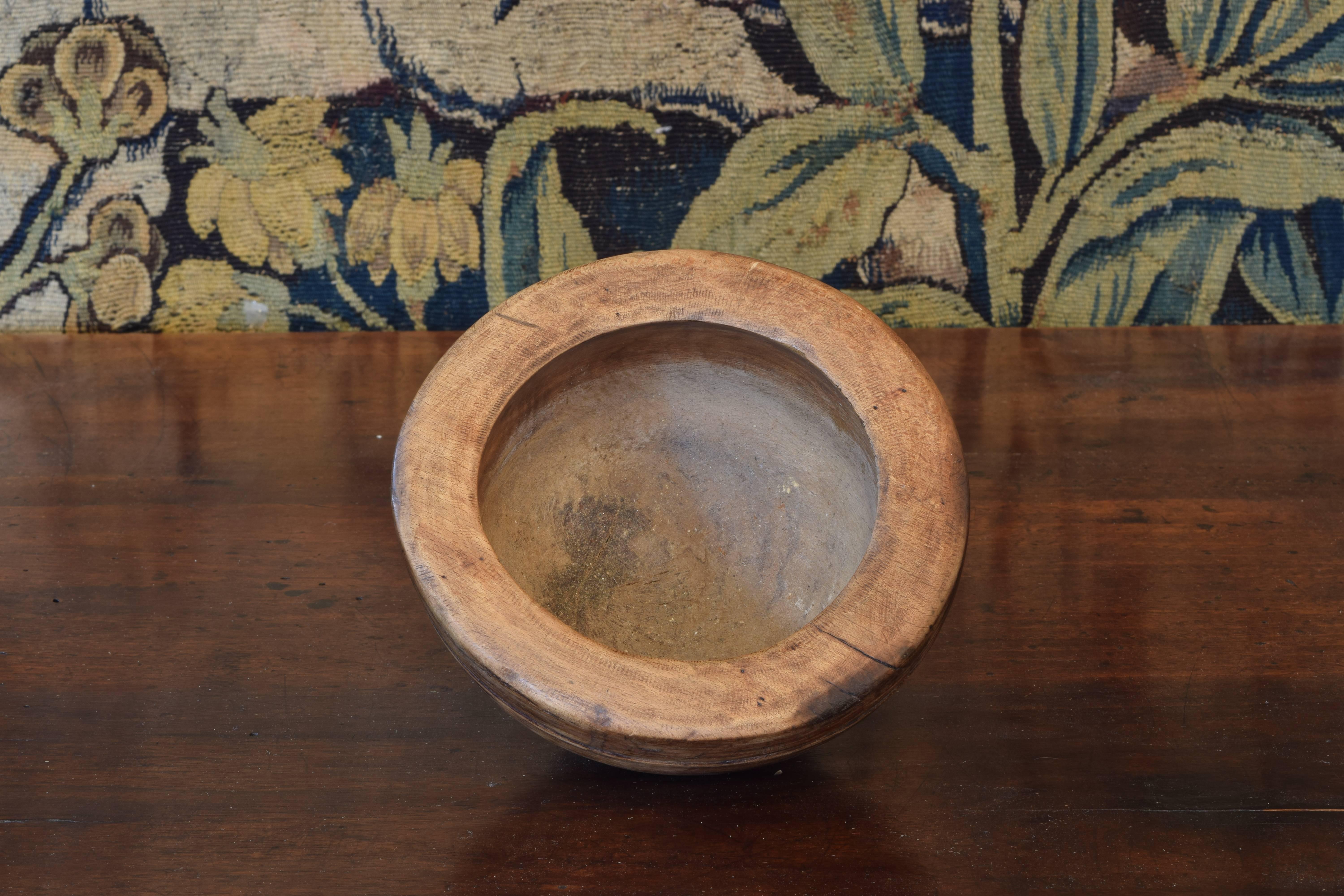 French Walnut Second Quarter of the 19th Century Mortar and Pestle In Excellent Condition In Atlanta, GA