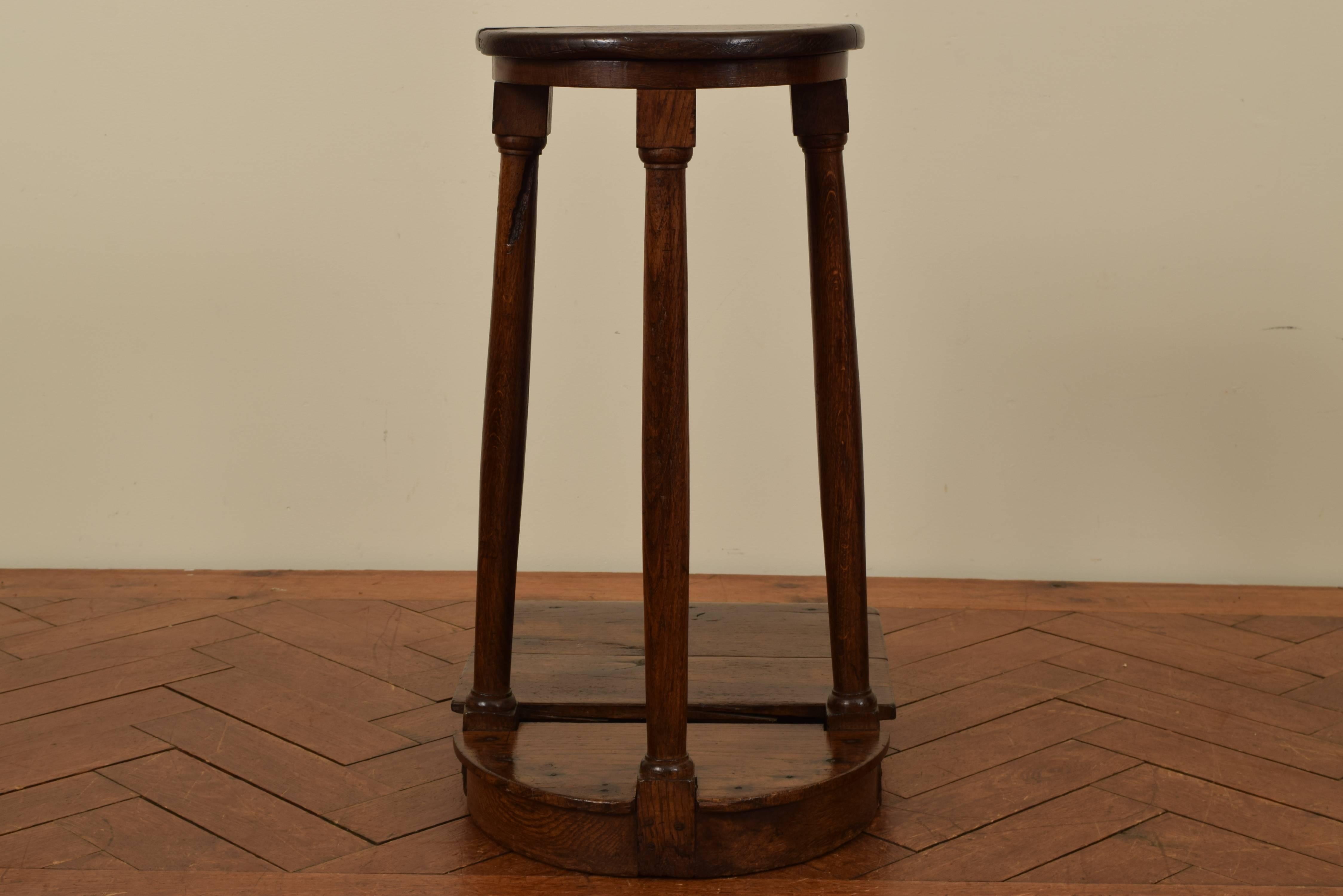 French Oak Altar Table or Table de Chantre, Early 18th Century In Excellent Condition In Atlanta, GA
