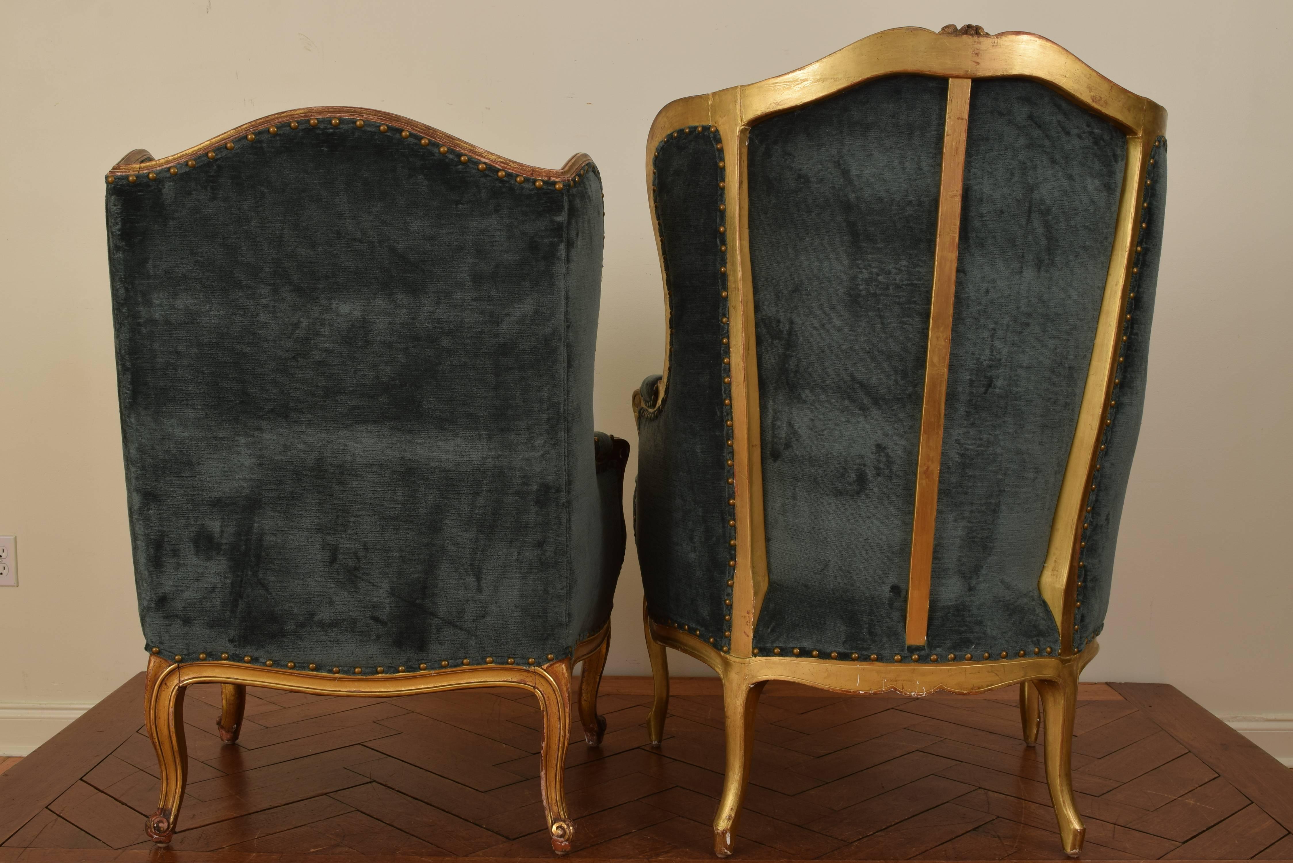Matched Pair of French Louis XV Style 19th Century Carved Giltwood Bergeres 1