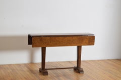 Italian LXIV Walnut Drop Leaf Table, early 18th century