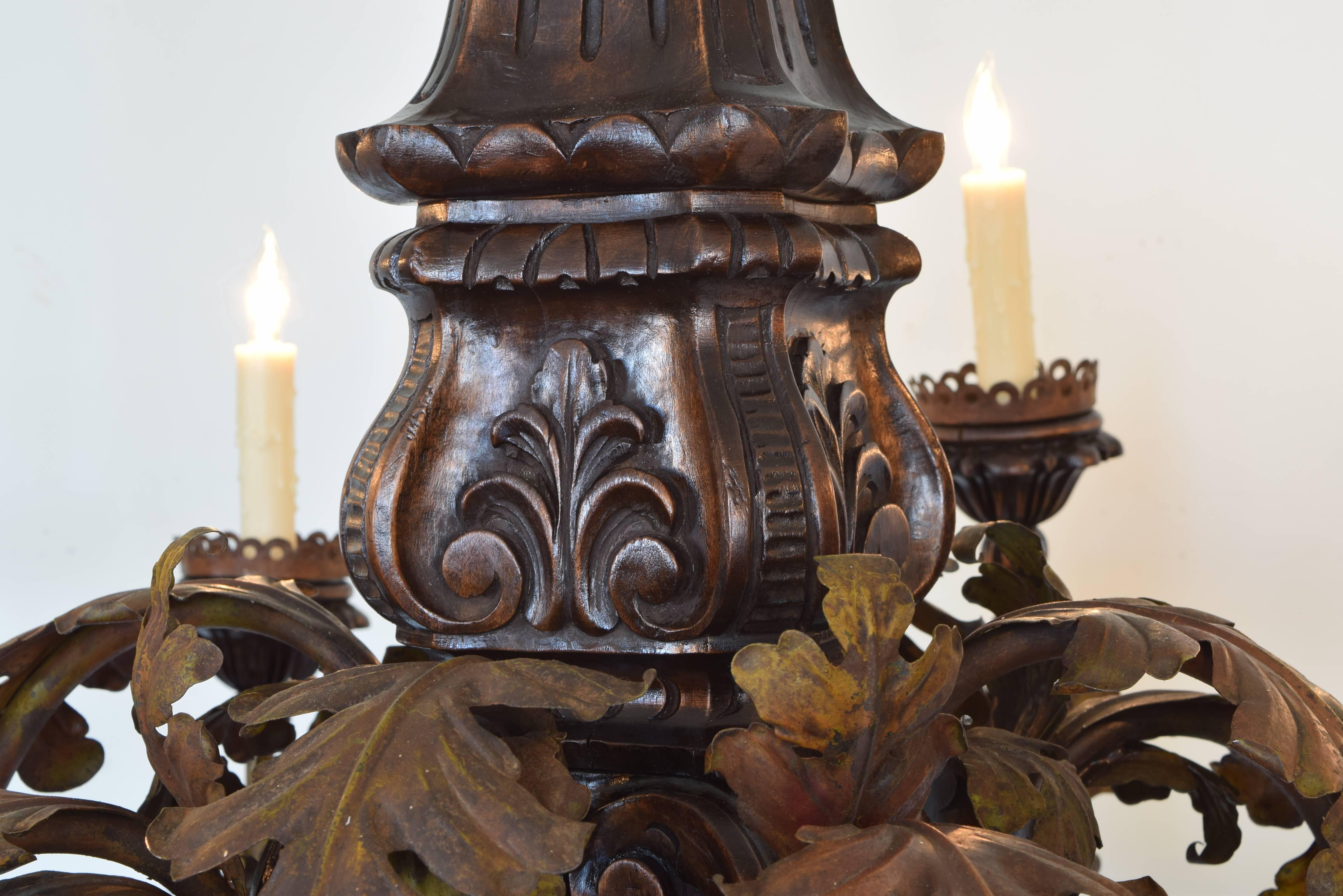 Italian Walnut and Painted Metal Eight-Light Chandelier, Early 20th Century 1
