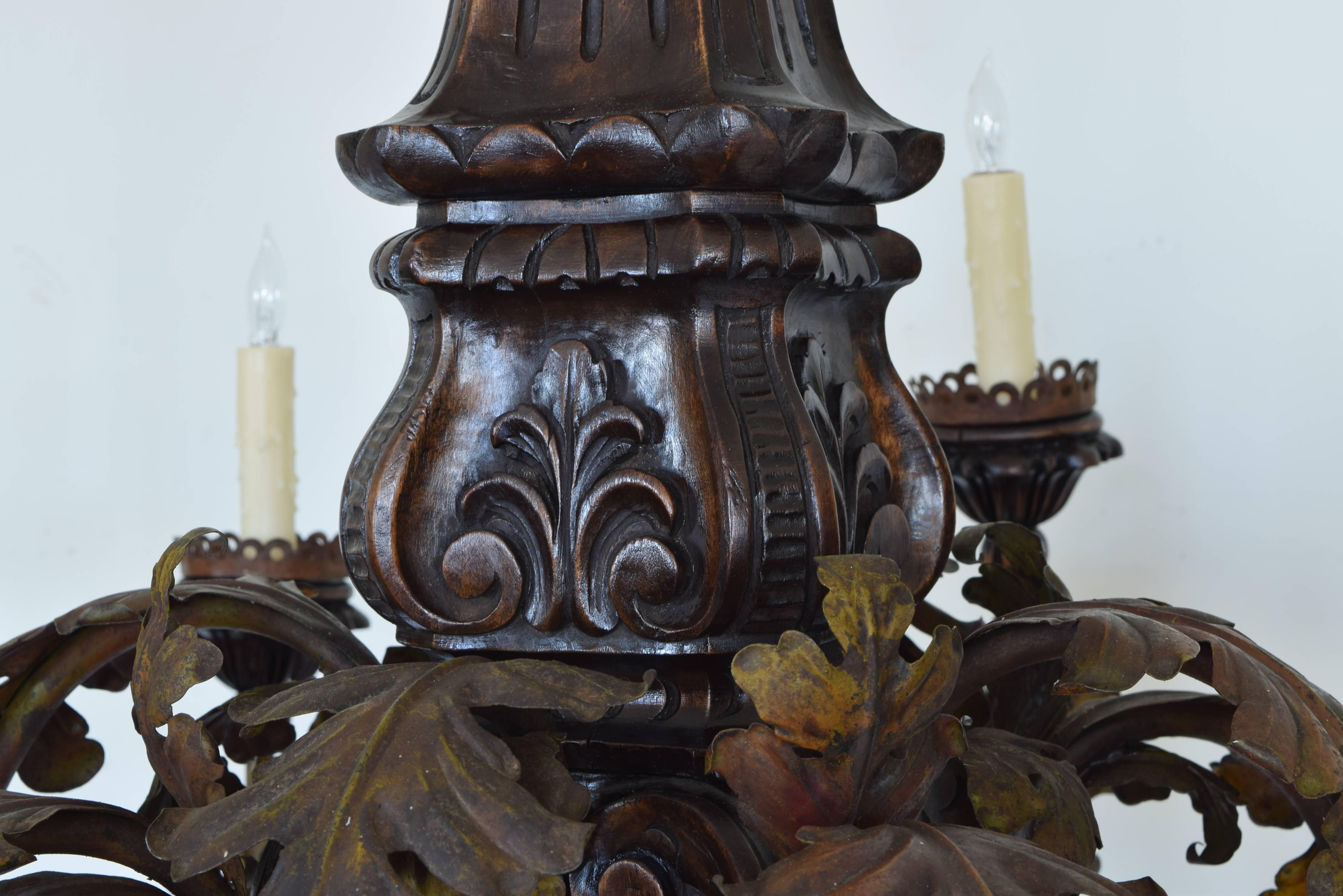 Italian Walnut and Painted Metal Eight-Light Chandelier, Early 20th Century 2