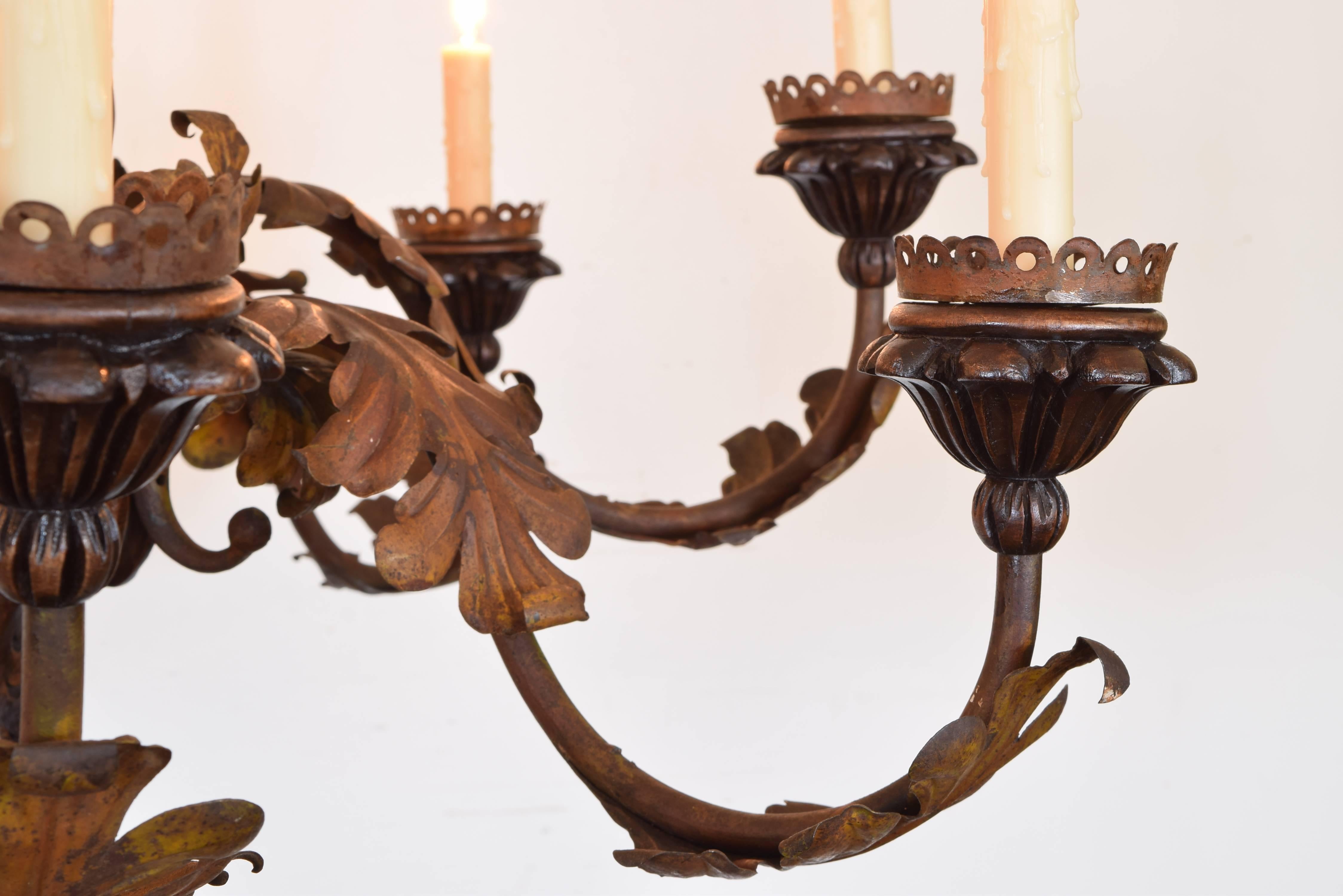 Italian Walnut and Painted Metal Eight-Light Chandelier, Early 20th Century 4