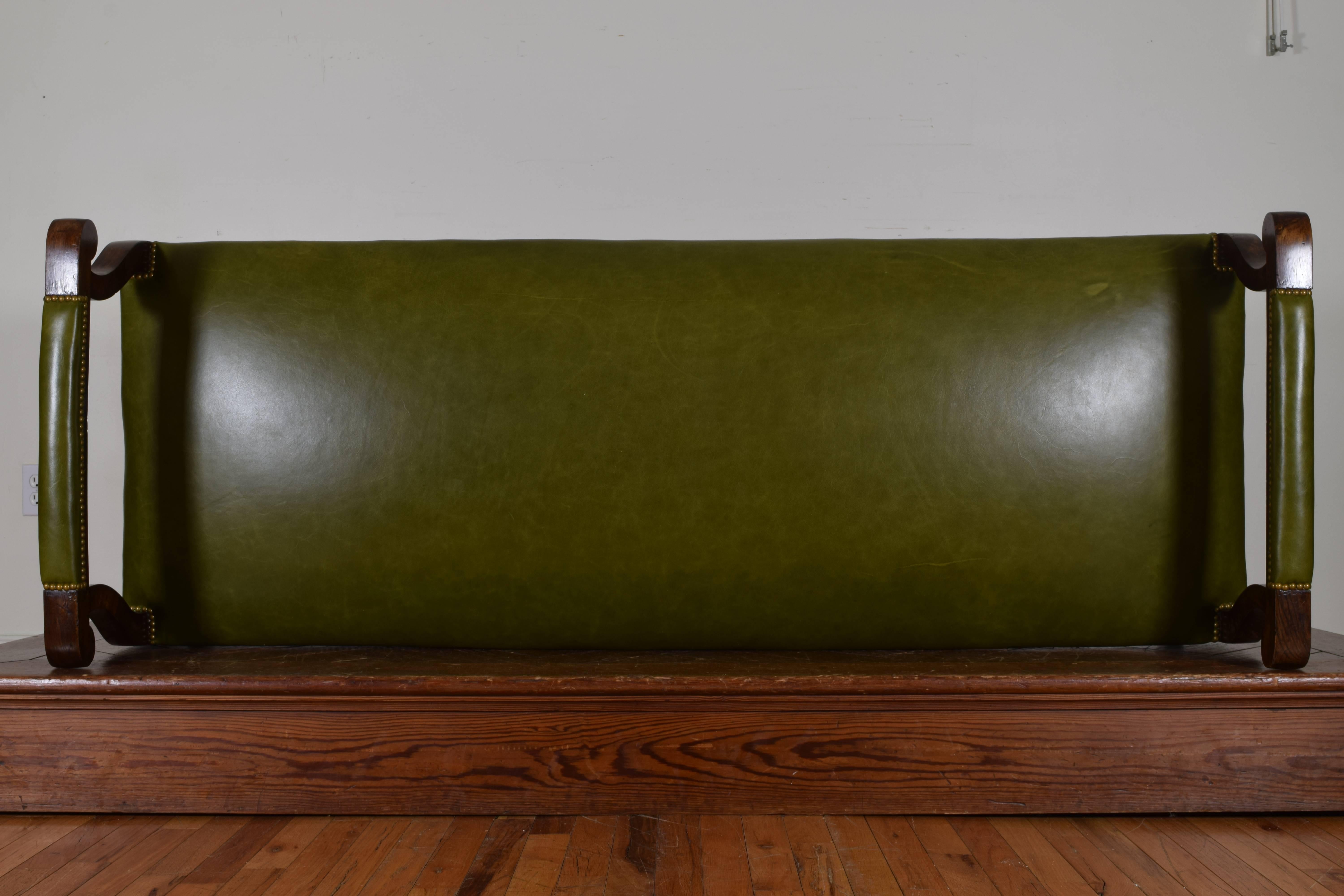 French Late Neoclassic Walnut and Leather Upholstered Lit De Repos, circa 1835 1