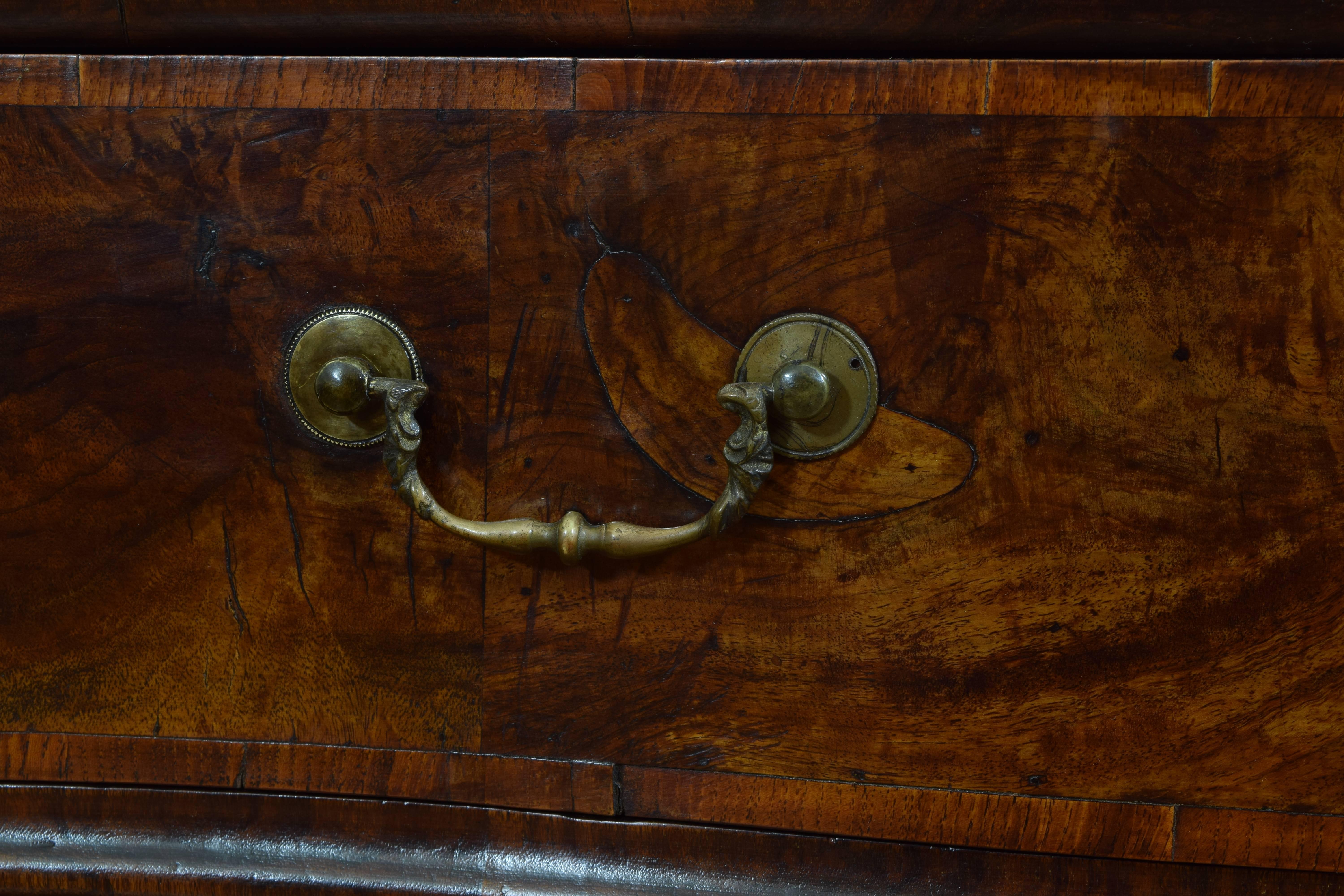 Italian Tuscan Rococo Serpentine Walnut Three-Drawer Commode, Mid-18th Century