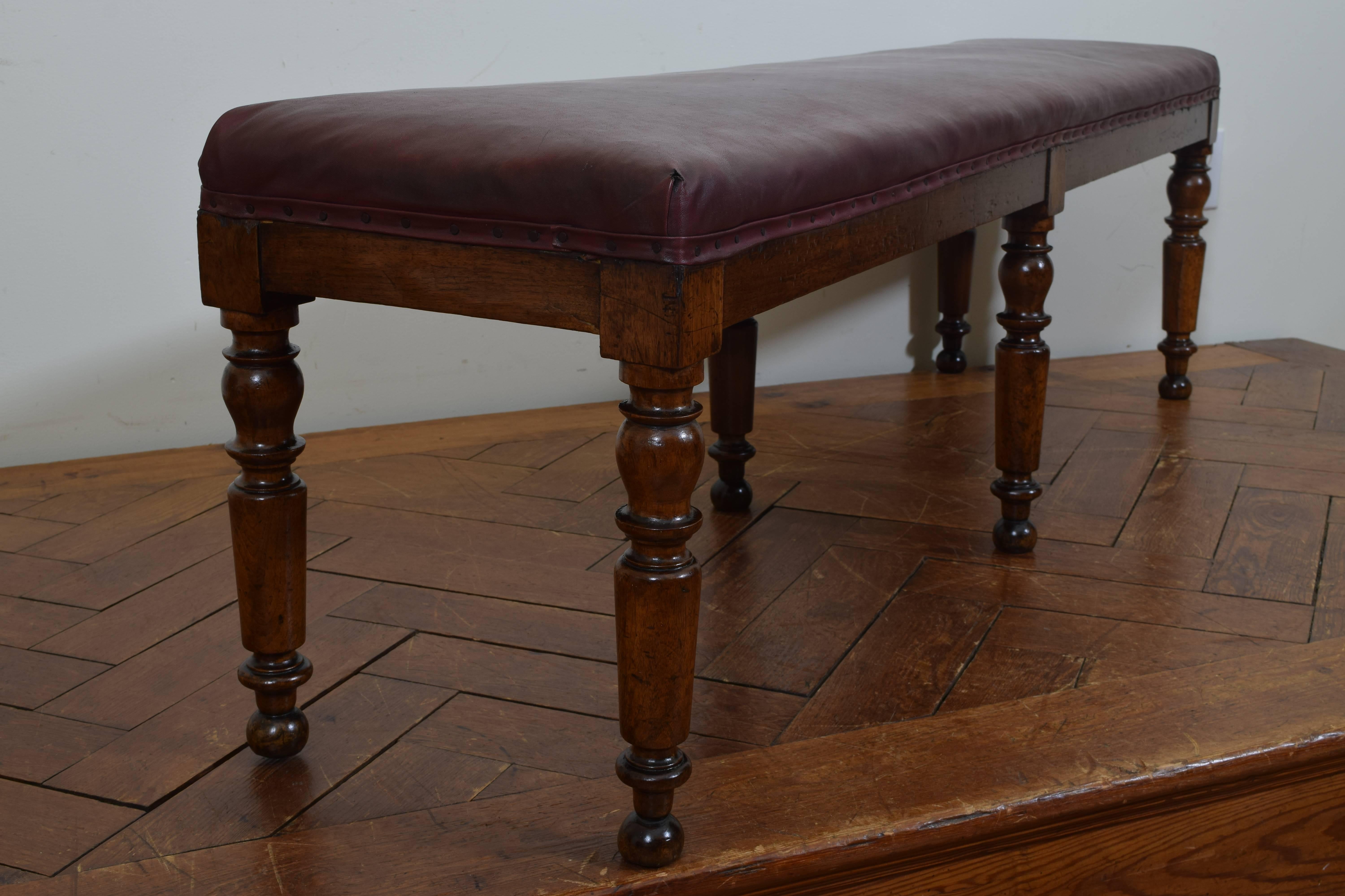 French Louis Philippe Turned Walnut and Upholstered Bench, Mid-19th Century In Excellent Condition In Atlanta, GA