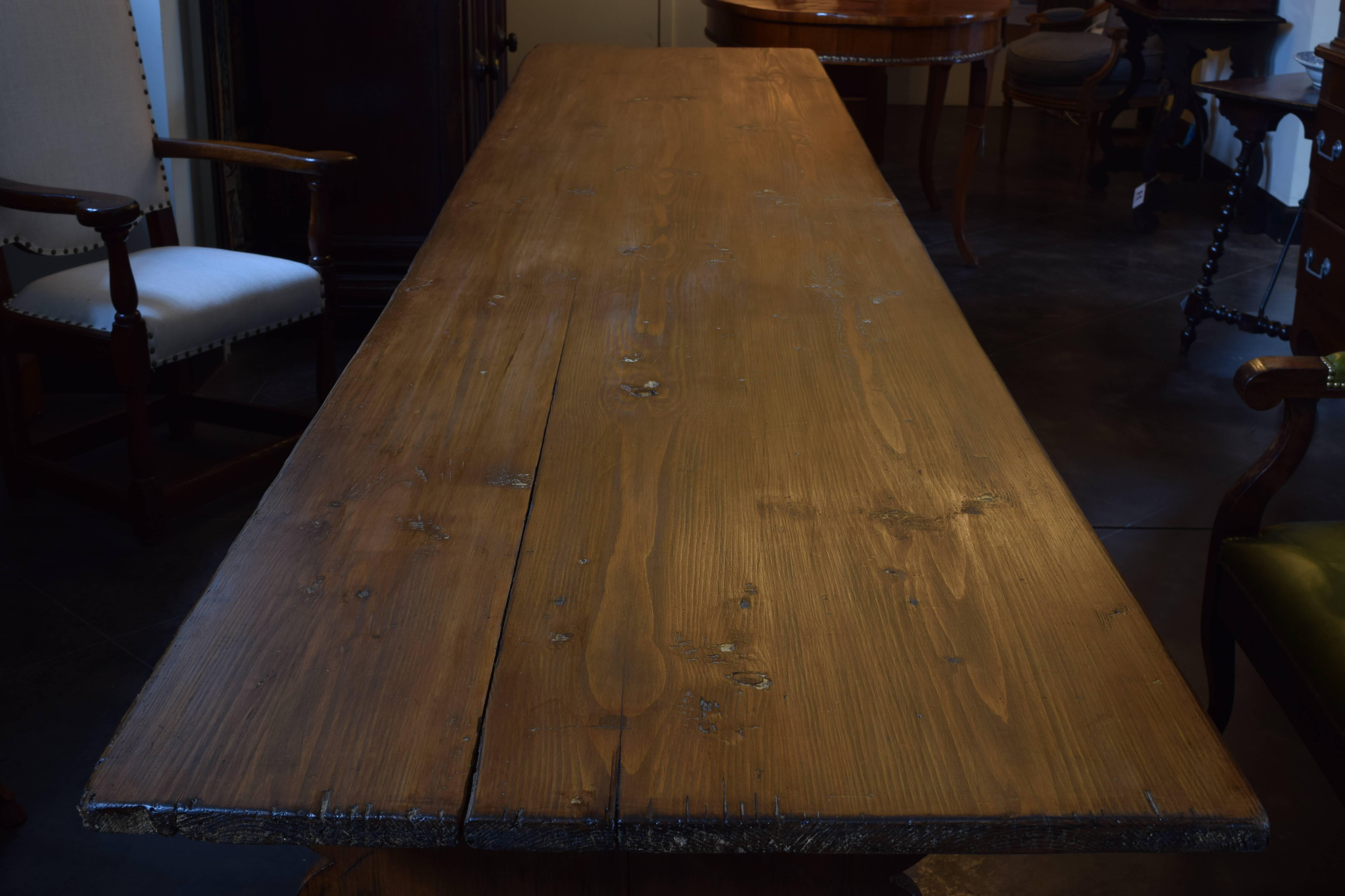 Long Alpine North Italian or Swiss Pinewood Hall or Dining Table, 19th Century In Excellent Condition In Atlanta, GA