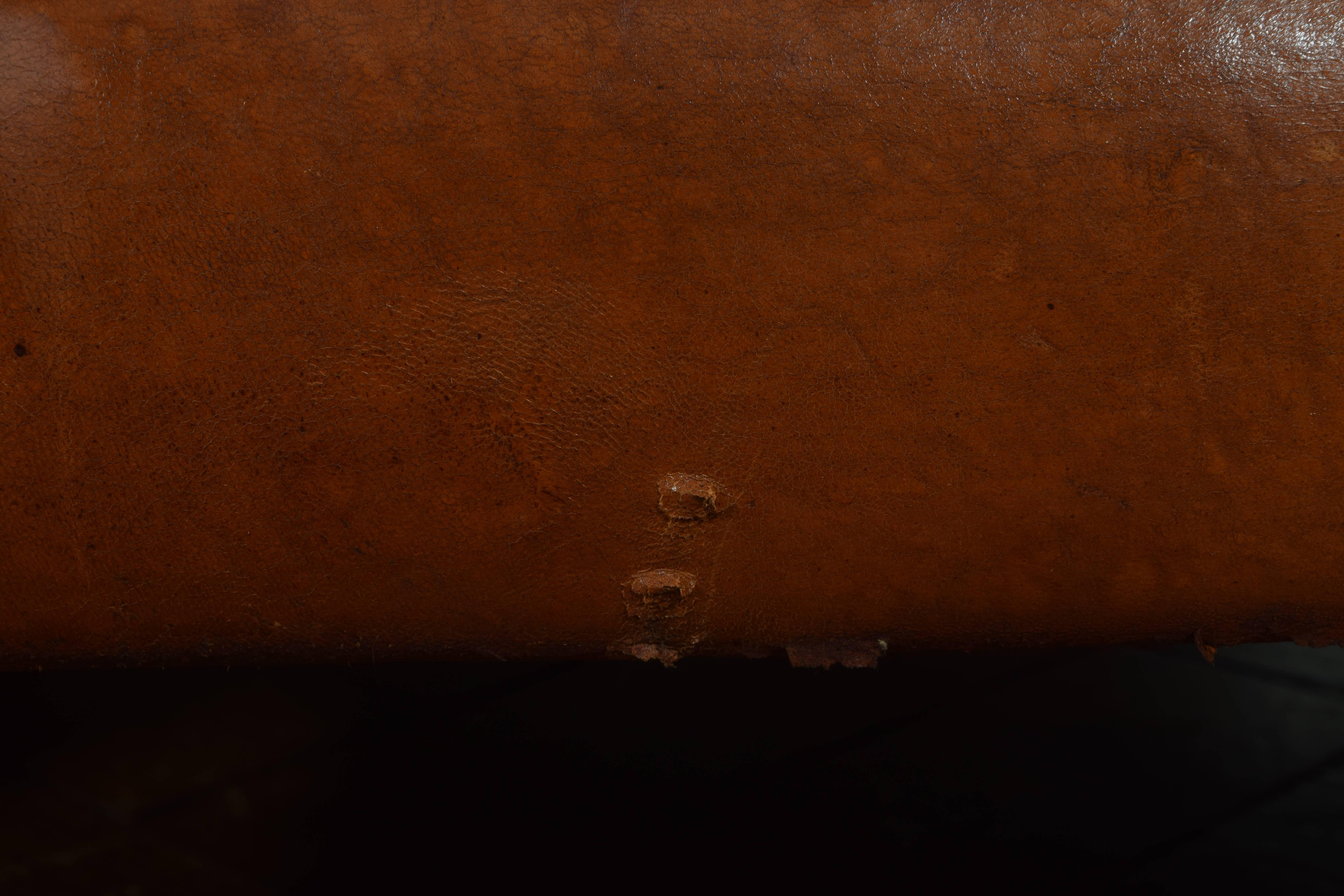 French Pair of Chestnut Leather Wing Chairs, Second Quarter of the 20th Century 5