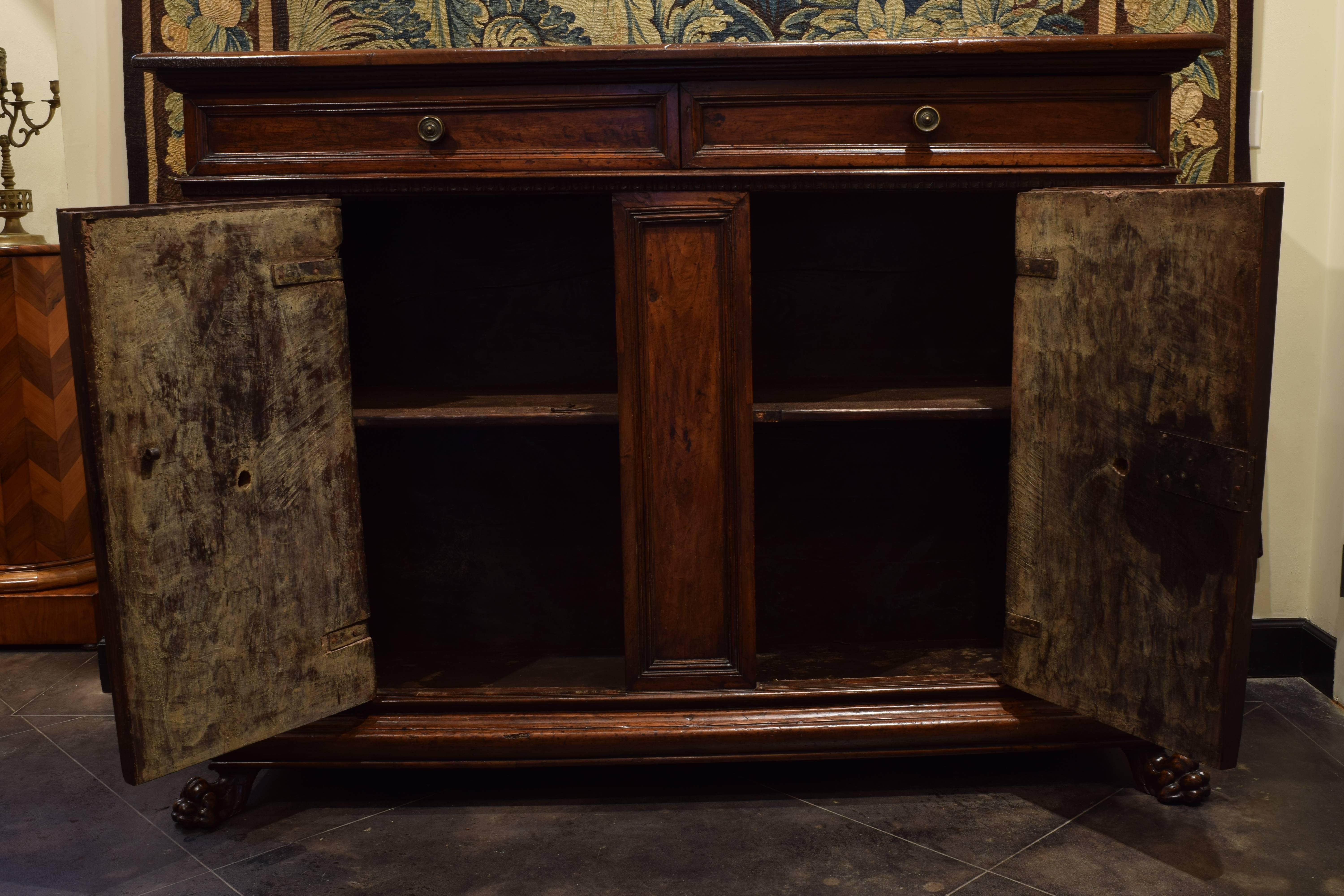 18th Century and Earlier Large Italian Late Renaissance Walnut Credenza, 16th-17th Century