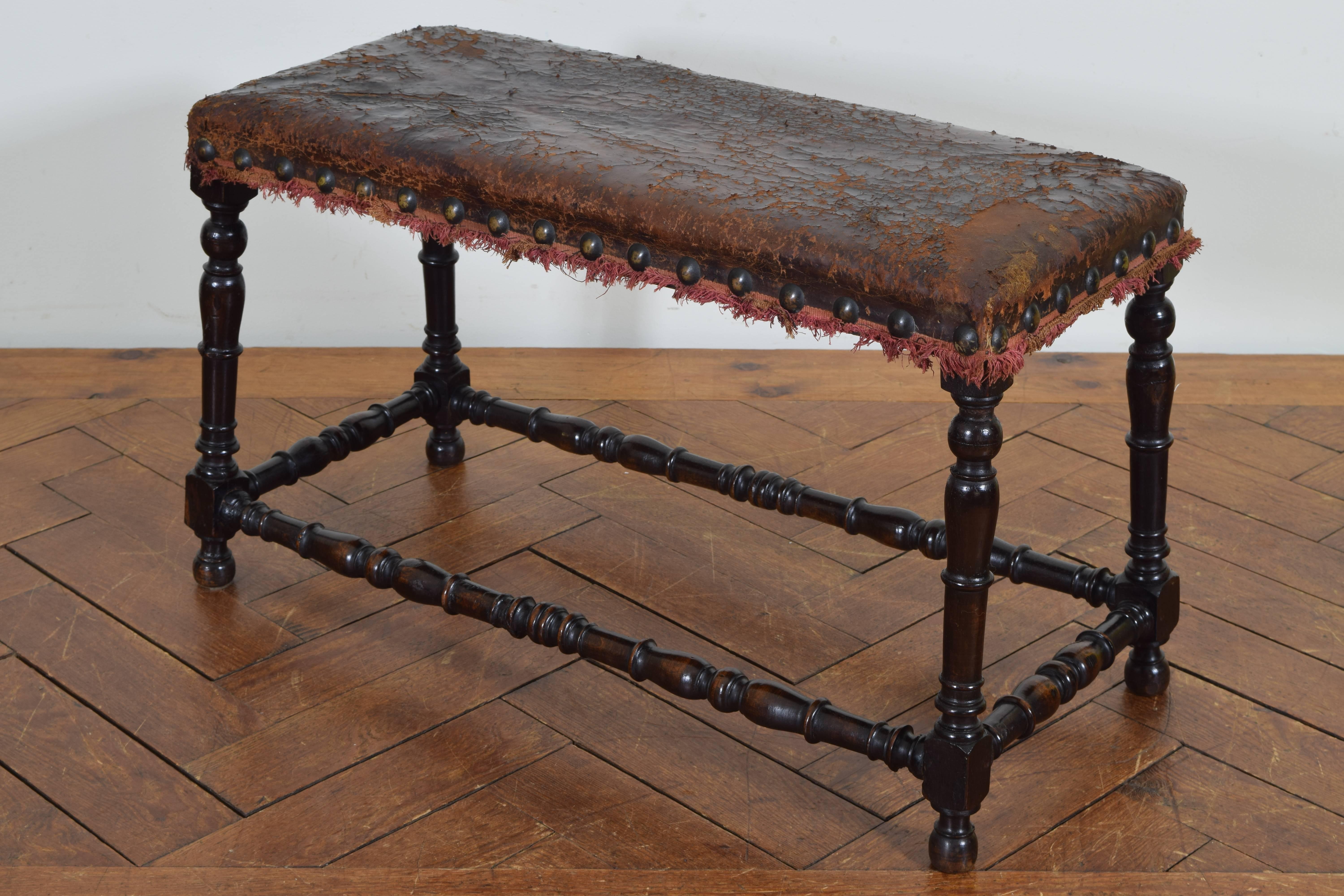 Italian Turned Walnut and Leather Upholstered Bench, Early 18th Century 4