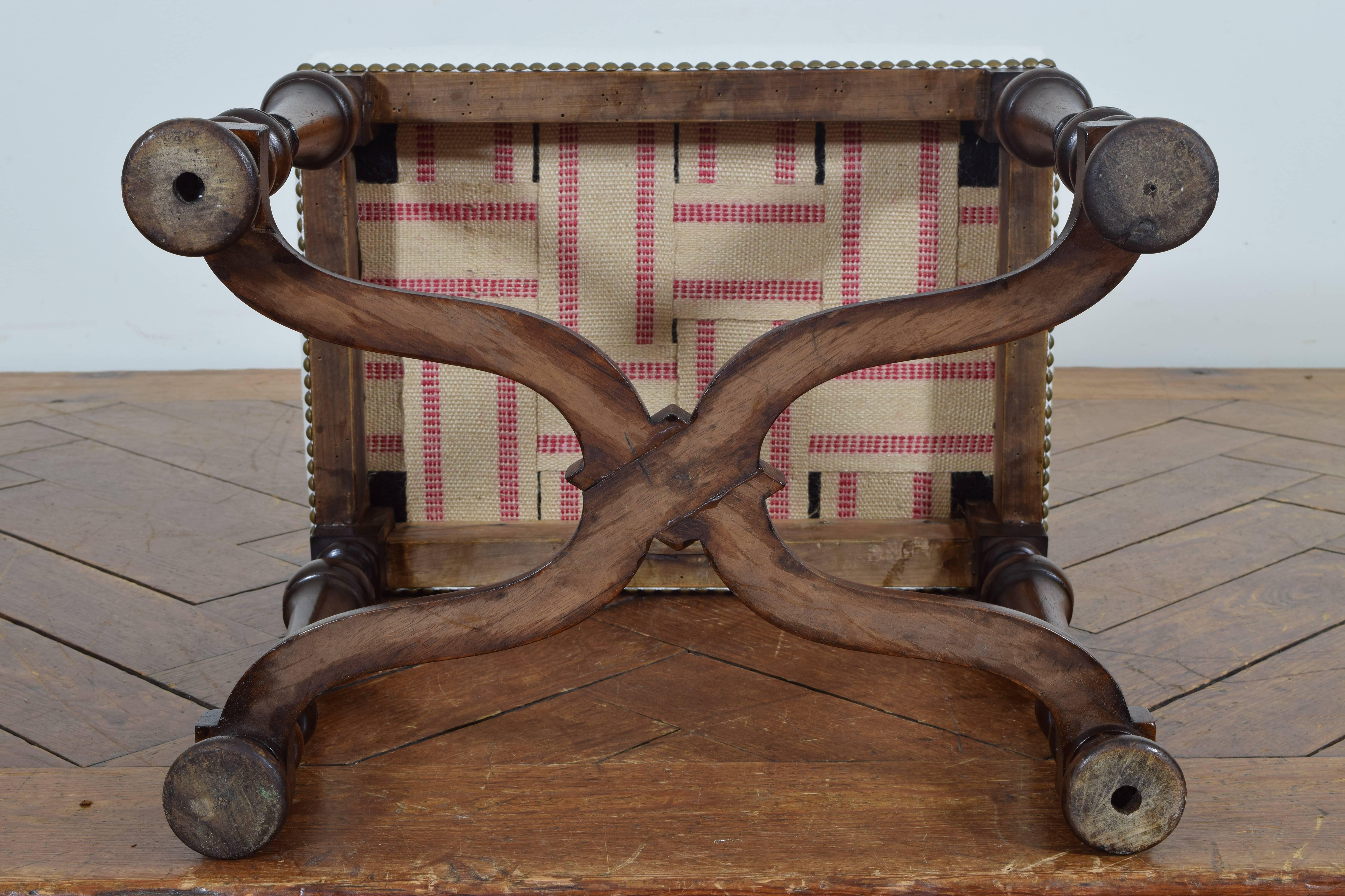 French Turned Walnut Bench in the Louis XIII Style, Second Half of 19th Century 5