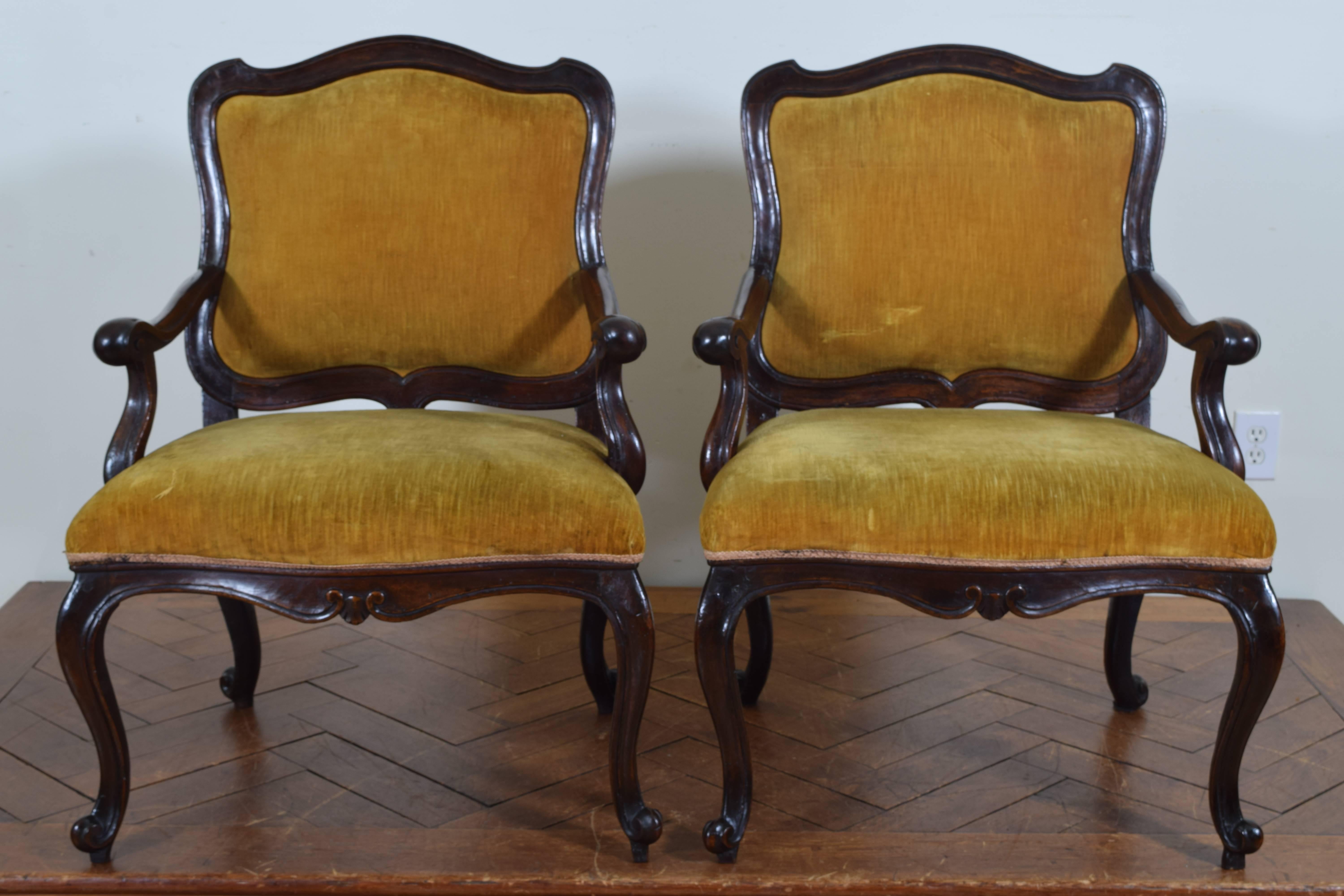 Rococo Pair of Mid-18th Century Italian, Piemontese, Walnut Armchairs