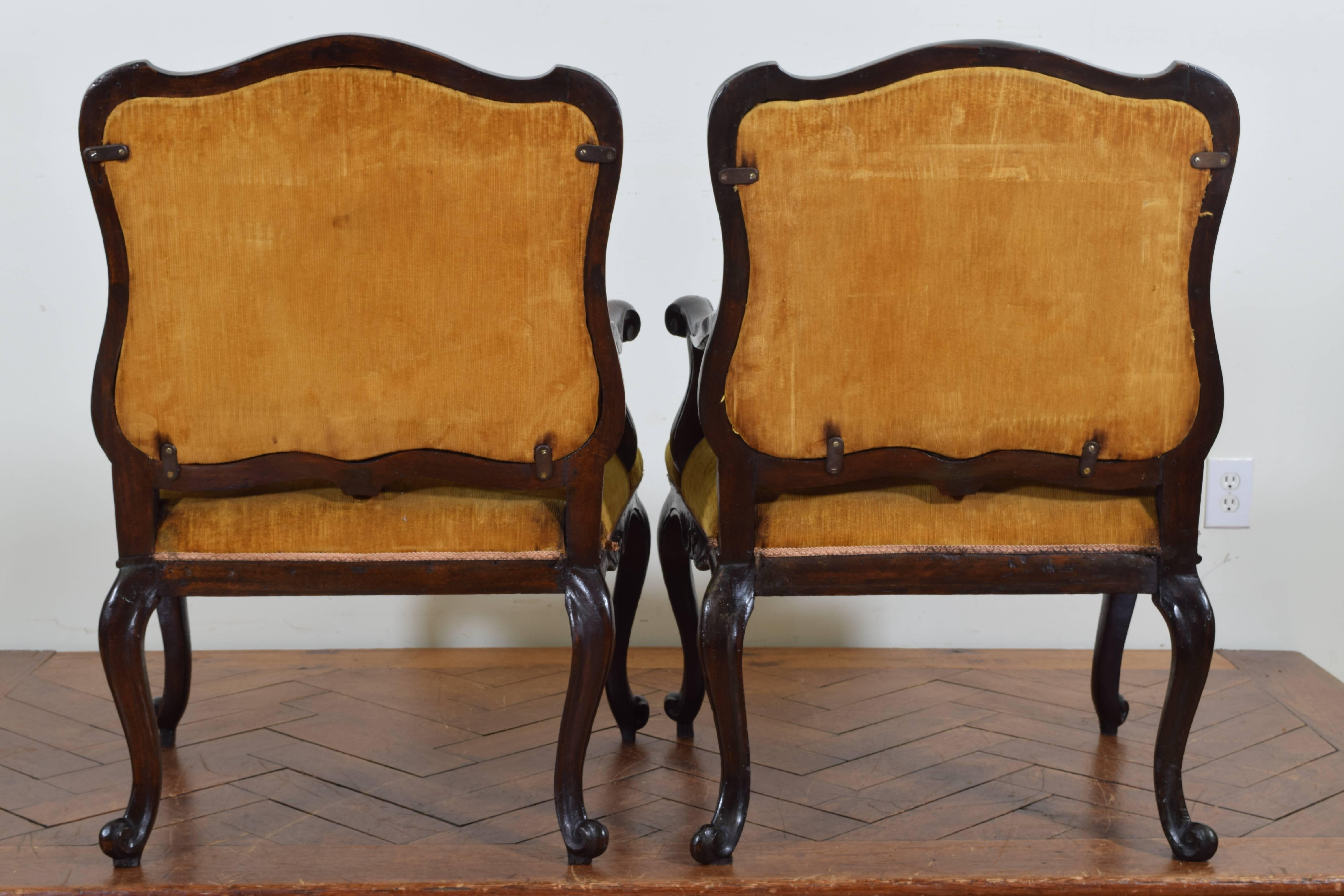 Pair of Mid-18th Century Italian, Piemontese, Walnut Armchairs 1