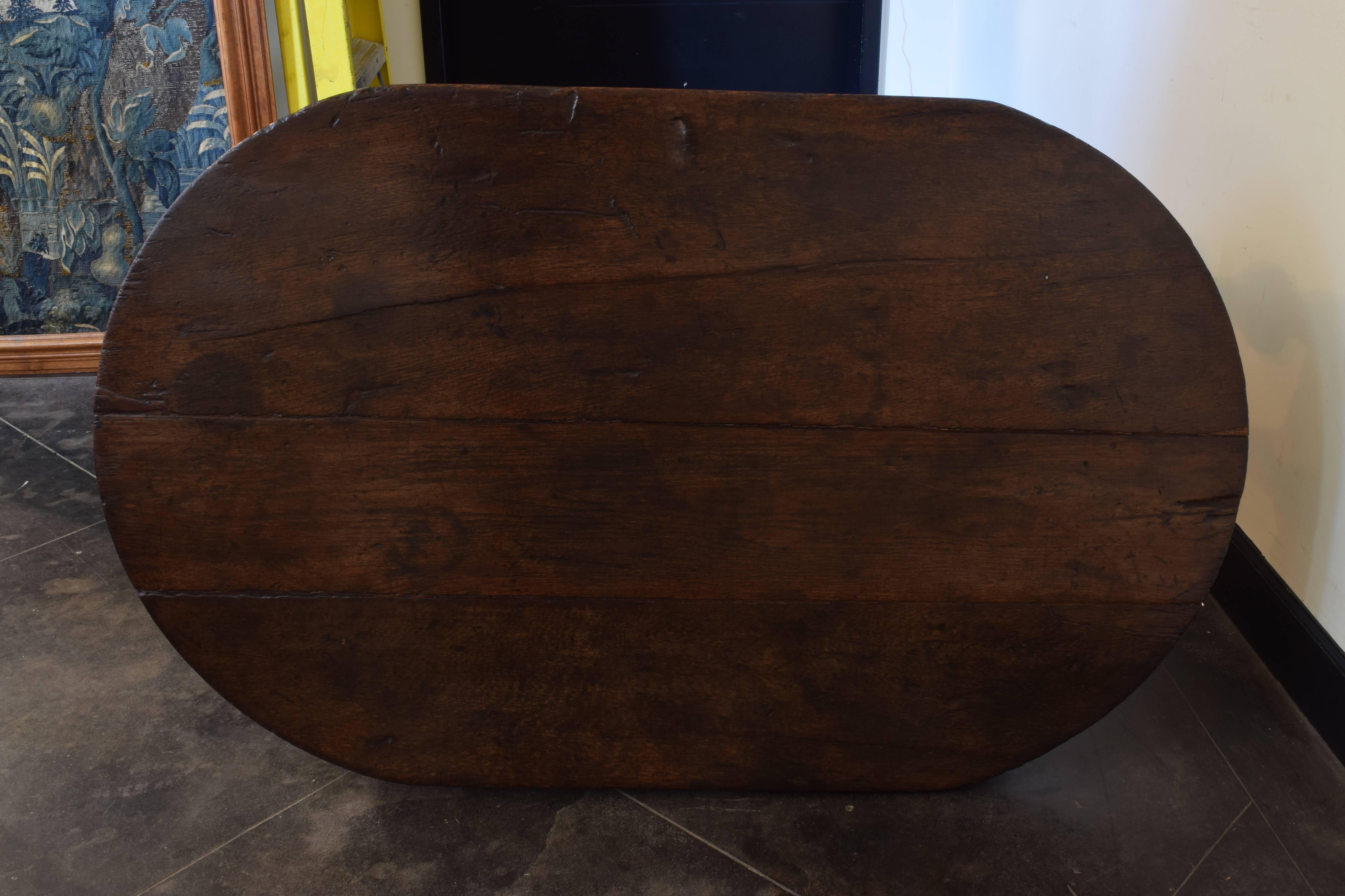 Flemish Carved Turned and Shaped Dark Oak Oval Table, Early 17th Century 4