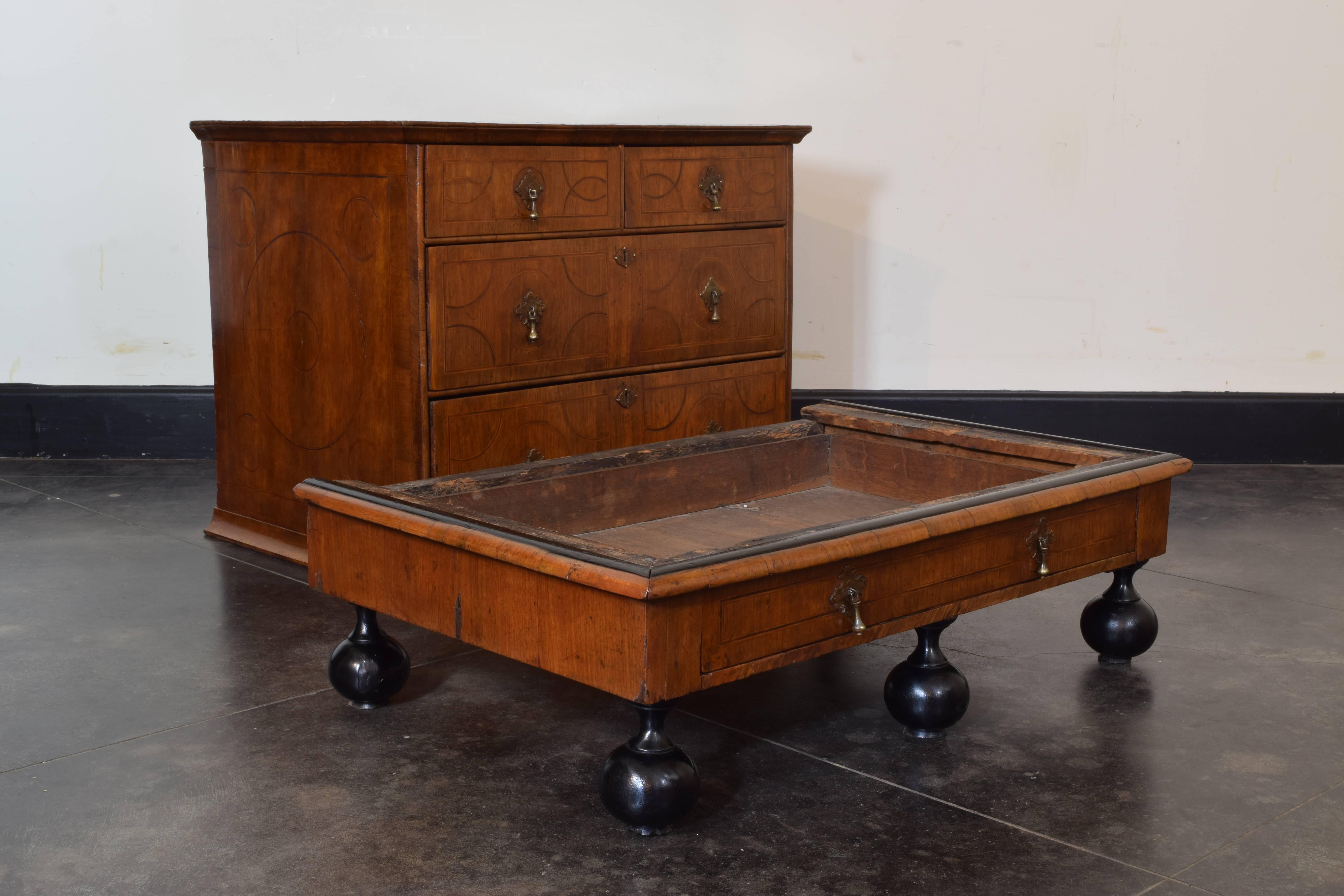 Dutch Early 18th Century Walnut and Band Inlaid Cabinet on Stand In Good Condition In Atlanta, GA