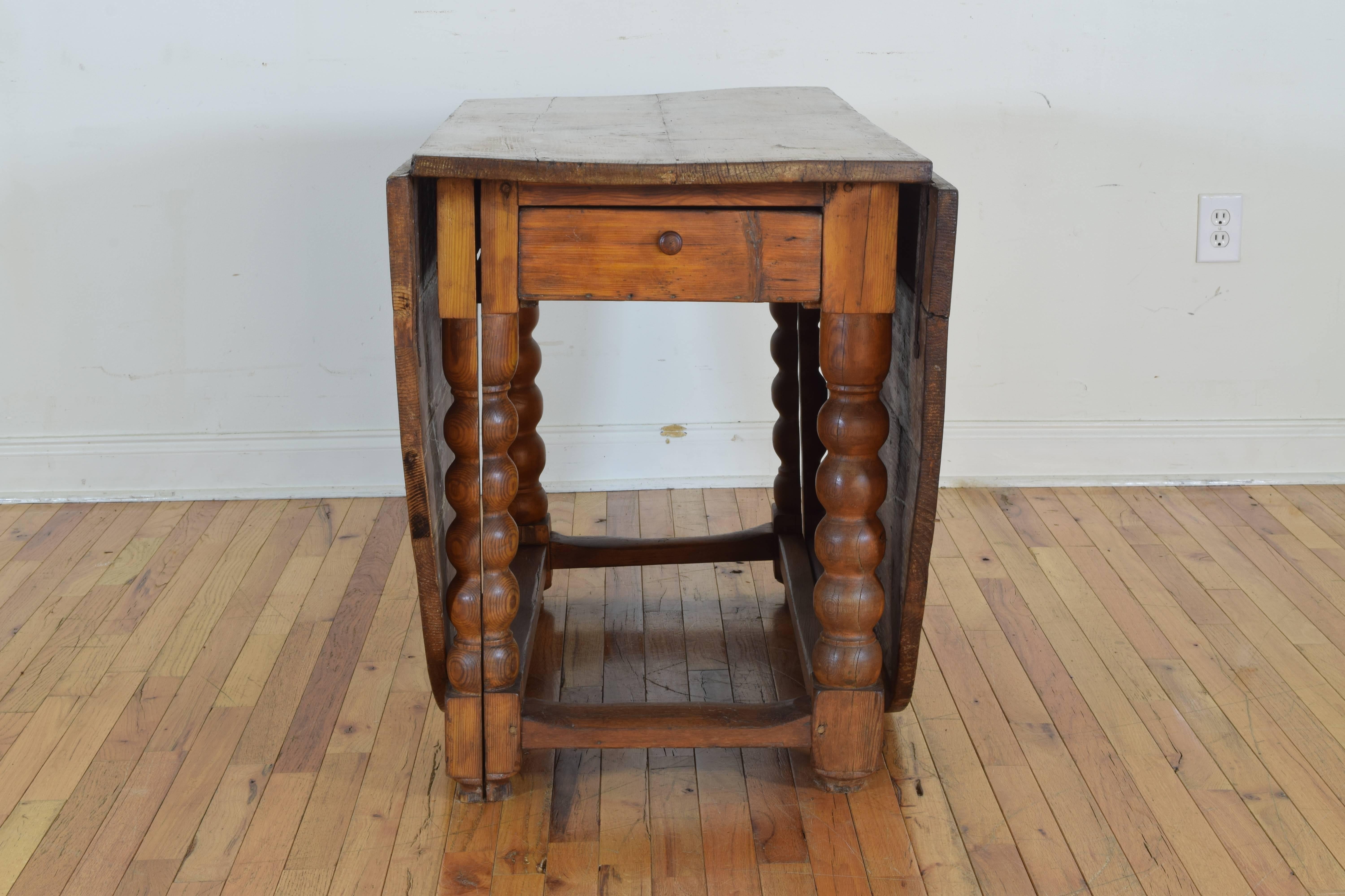 Swiss Pinewood Drop-Leaf One-Drawer Table, Early 18th Century 1