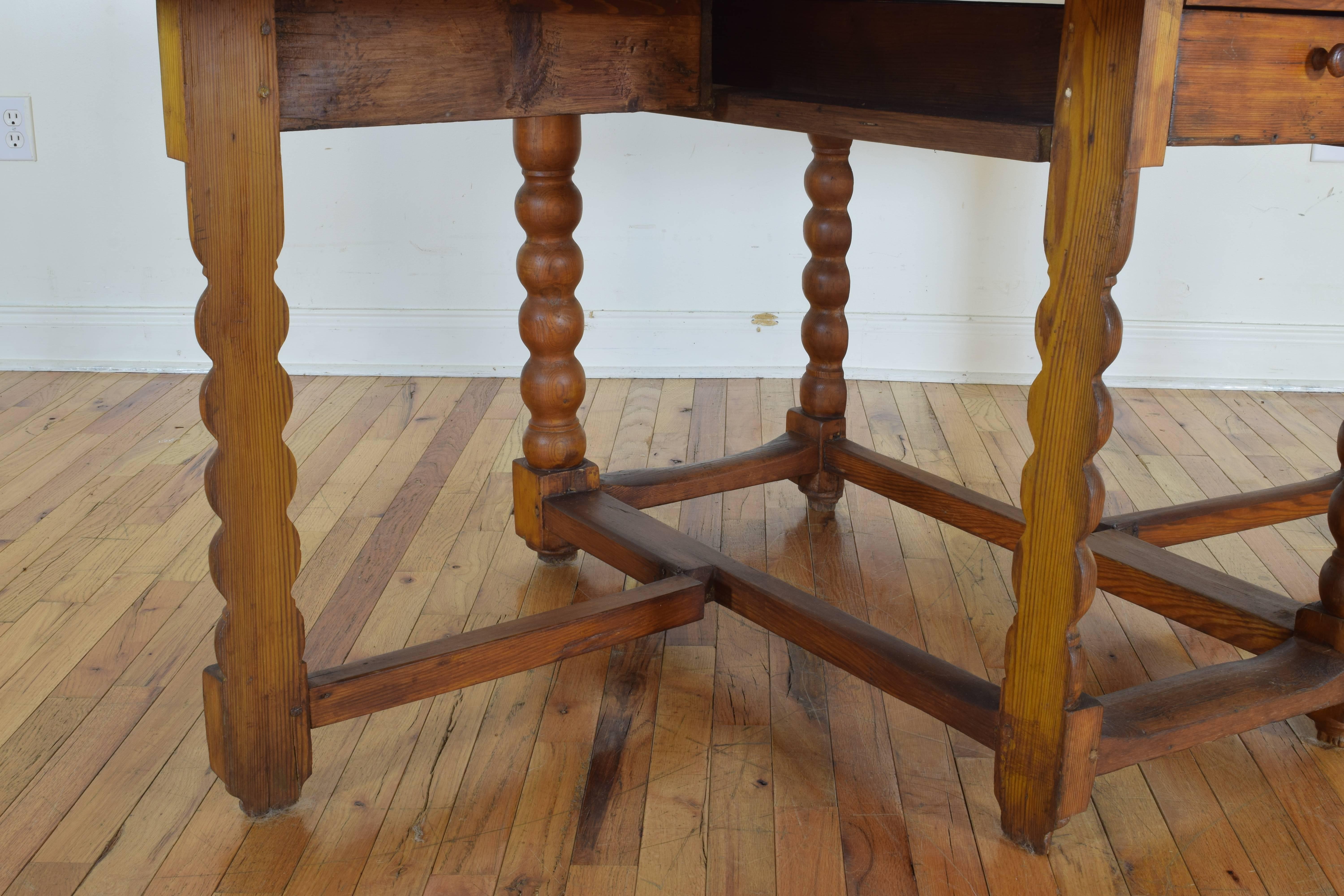 Swiss Pinewood Drop-Leaf One-Drawer Table, Early 18th Century 3