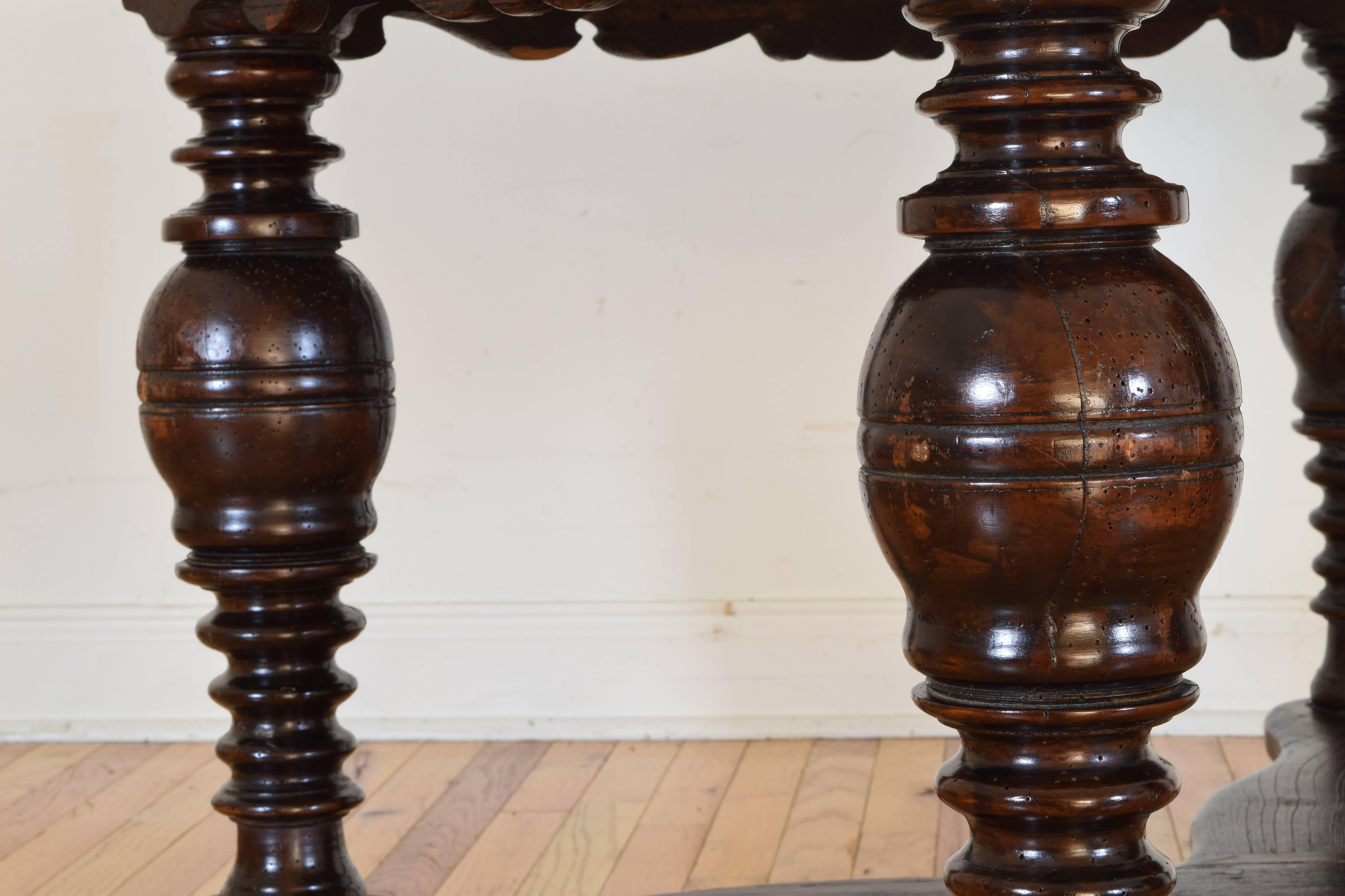 Portuguese Carved and Turned Stained Pinewood 1-Drawer Table, Early 18th Century 3
