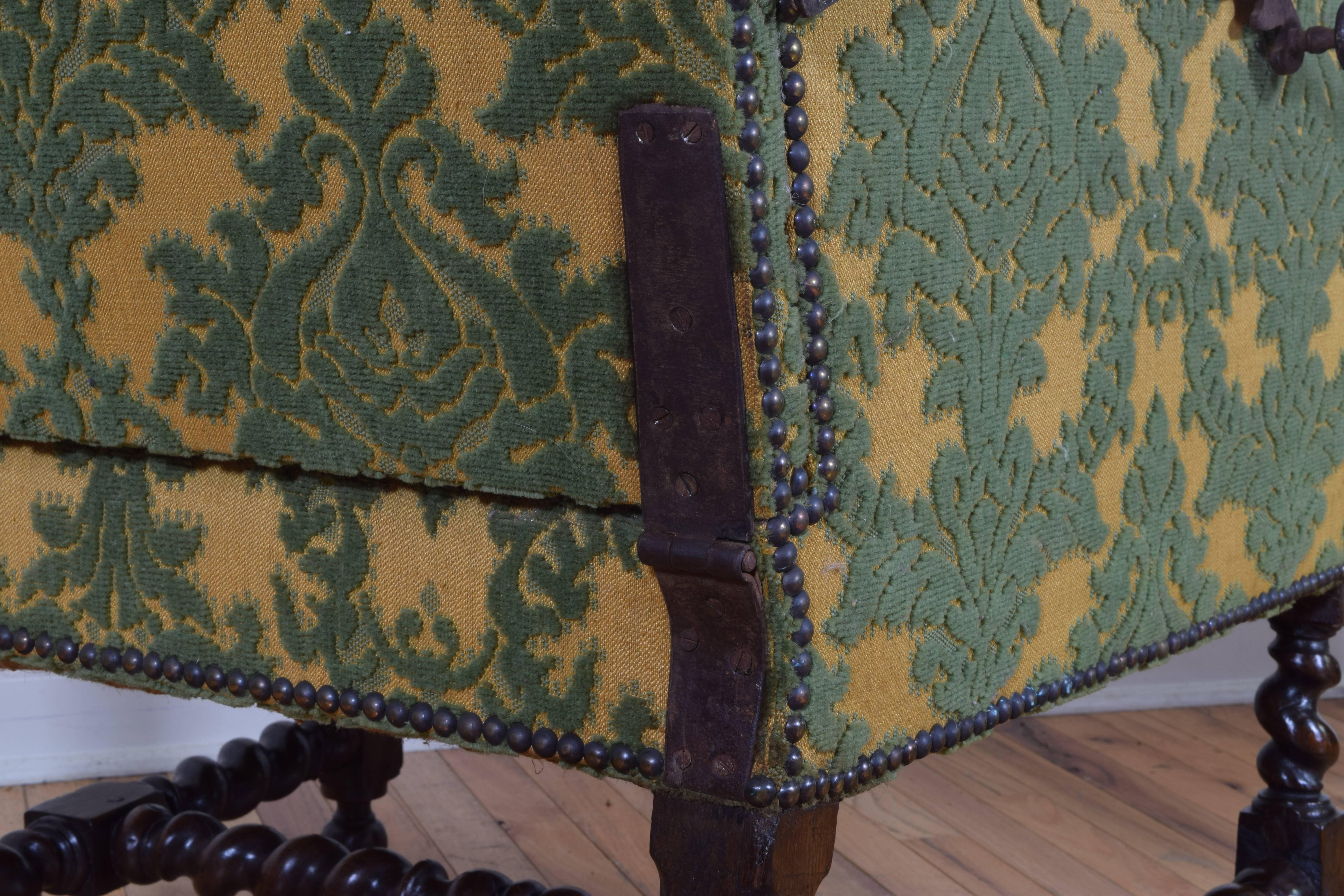 Large Louis XIII Period Dark Oak and Upholstered Bergere Inclinable 3