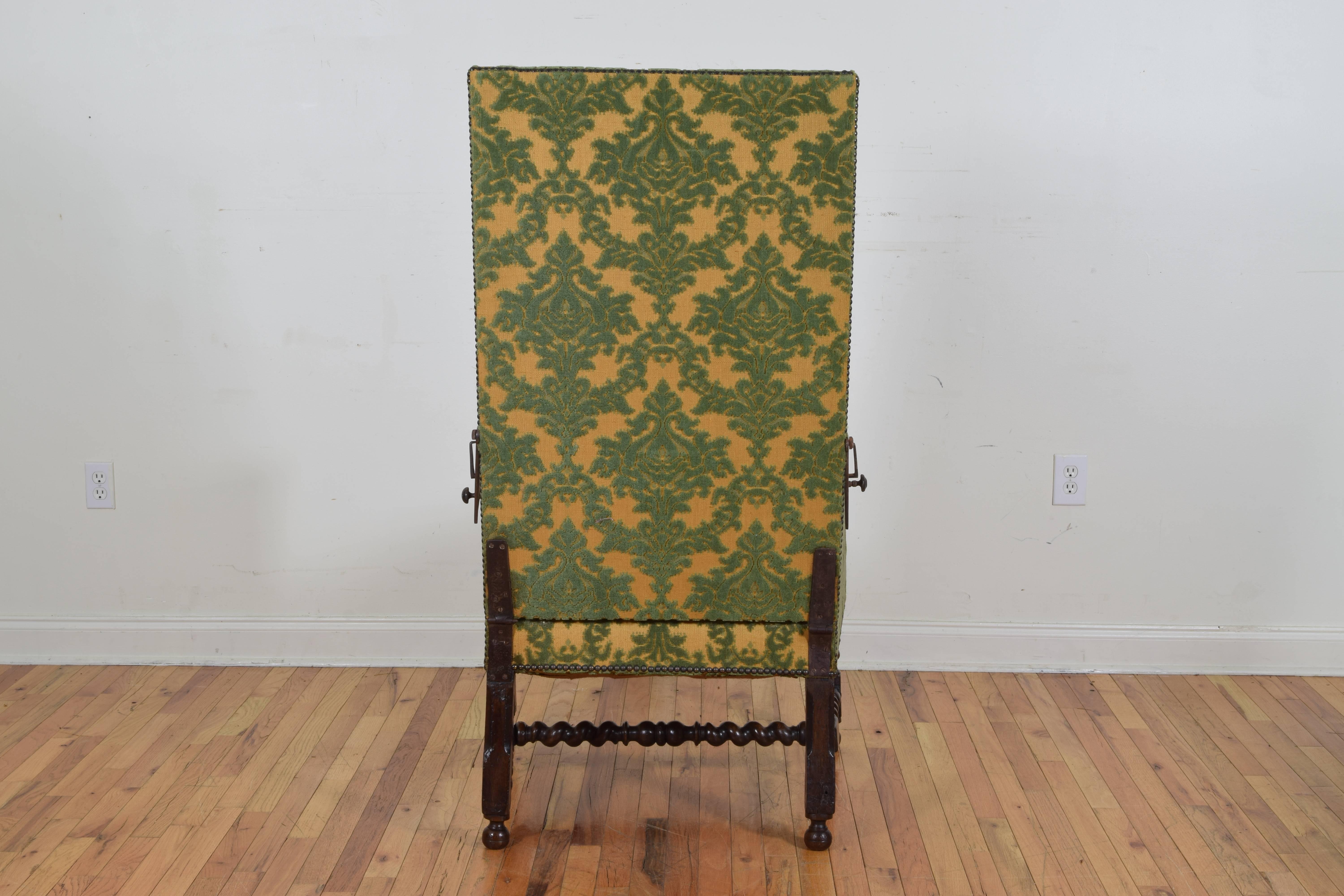 Large Louis XIII Period Dark Oak and Upholstered Bergere Inclinable In Excellent Condition In Atlanta, GA