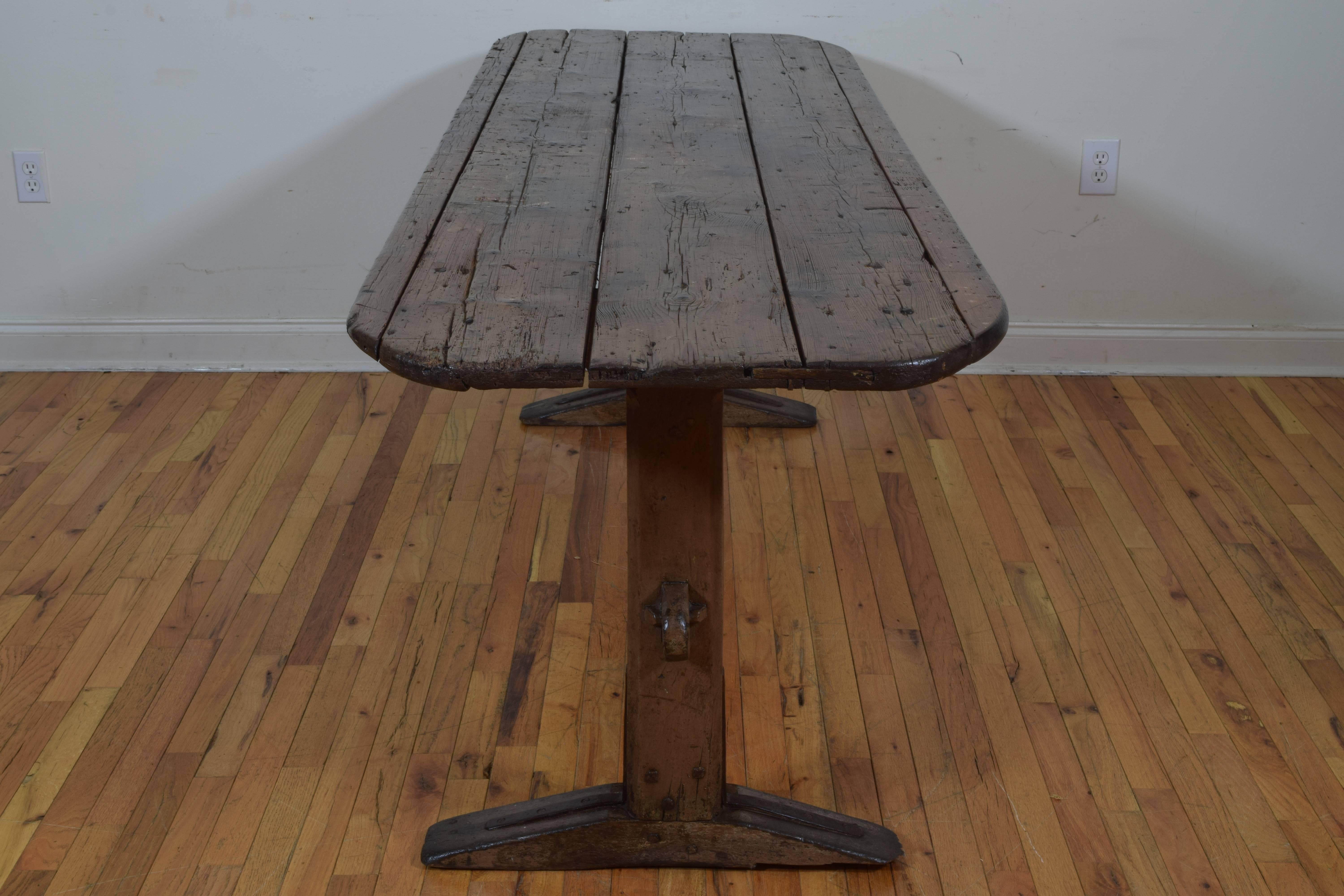 Belgian Pinewood and Painted Dining Table, 19th Century In Excellent Condition In Atlanta, GA