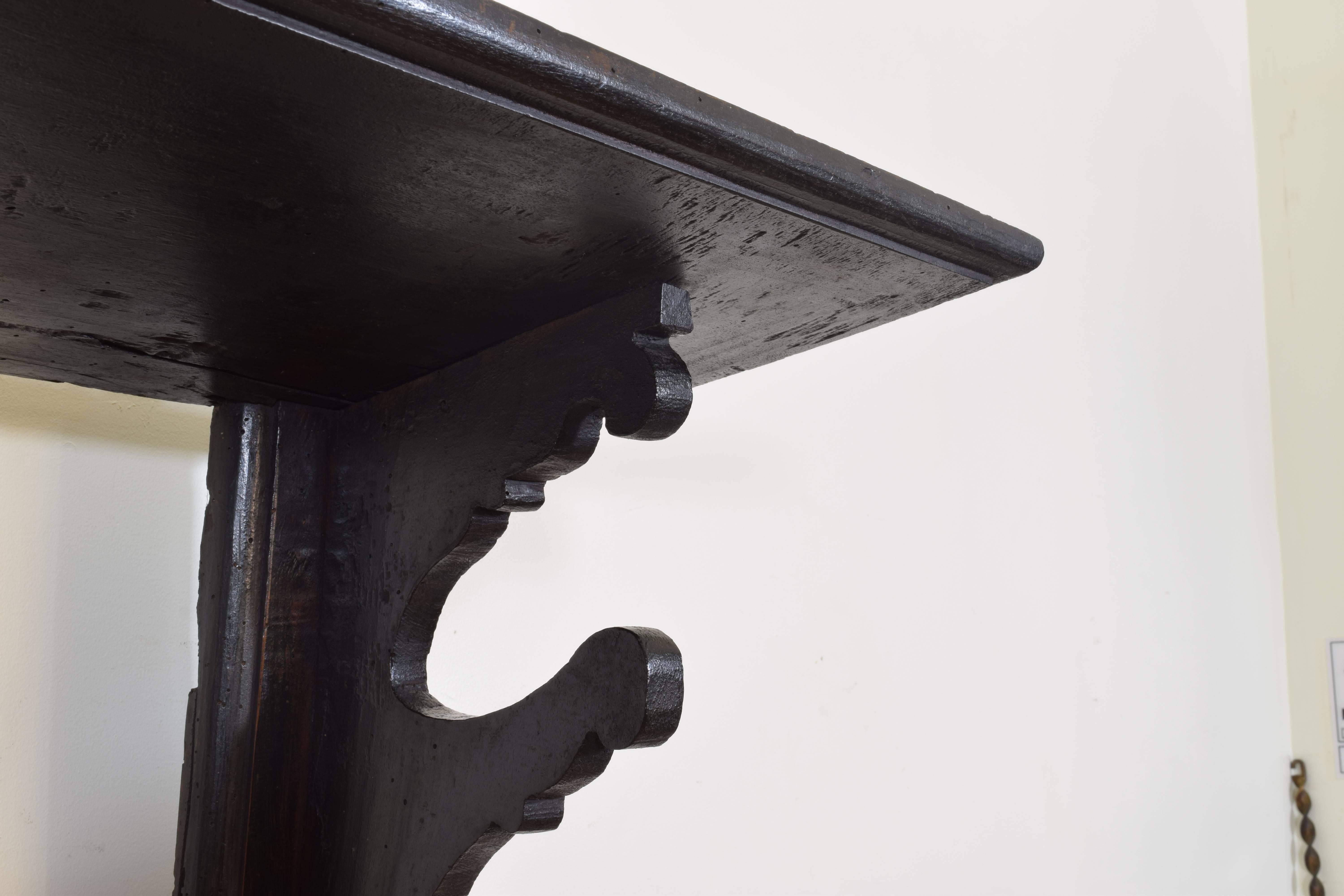 17th Century Italian Baroque Period Dark Walnut Gun Rack, 17th-18th Century