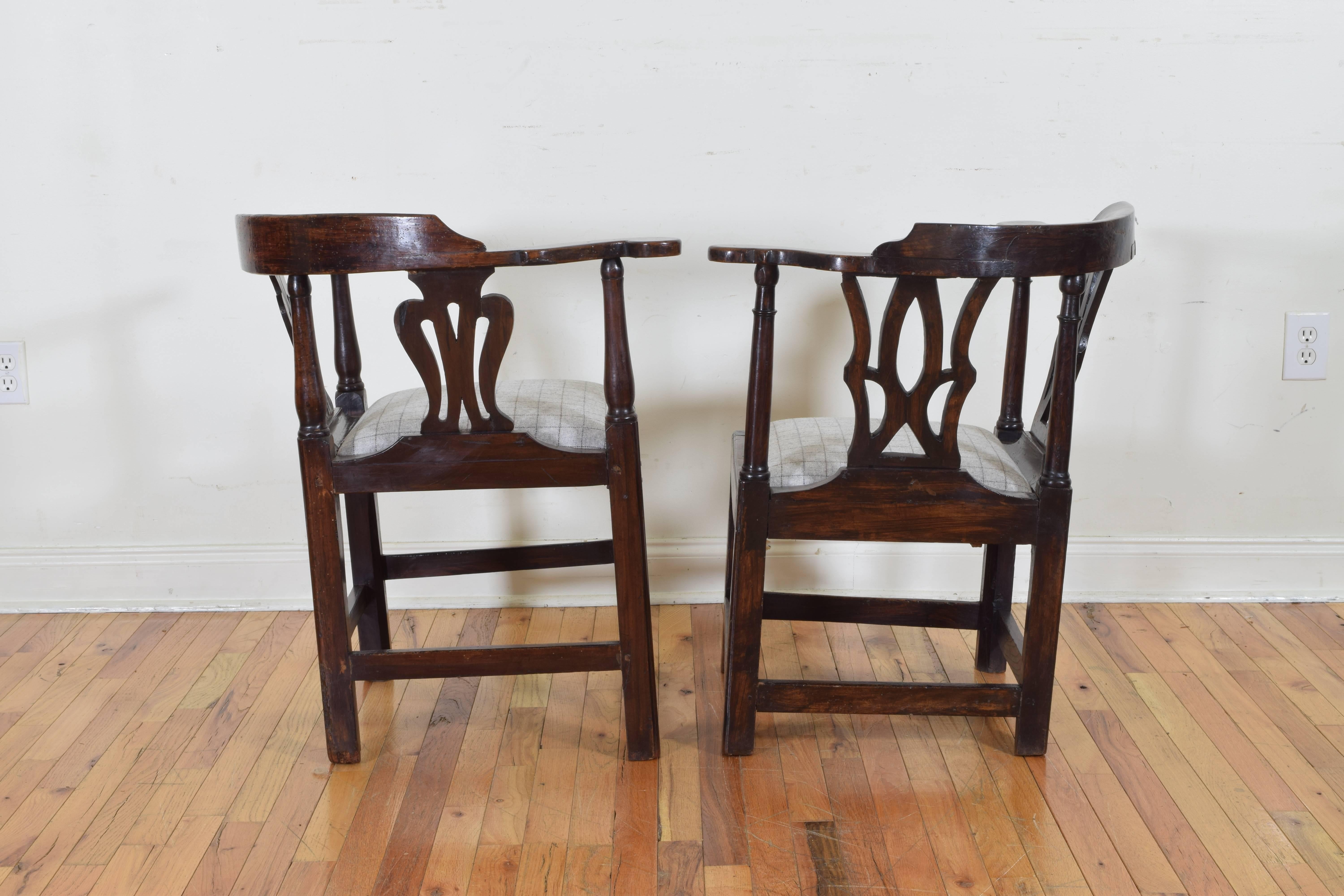 Near Pair of George III Walnut Corner Chairs, Late 18th Century 1