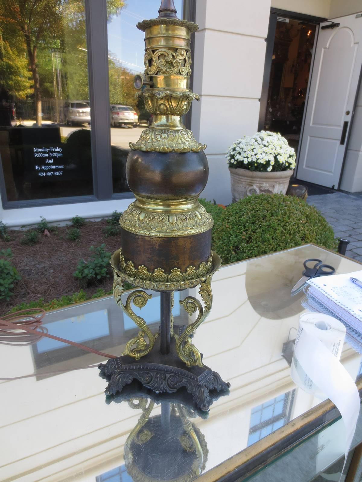Pair of 19th Century French Brass Oil Lamps Stamped Bentejac, Bordeaux In Good Condition For Sale In Atlanta, GA