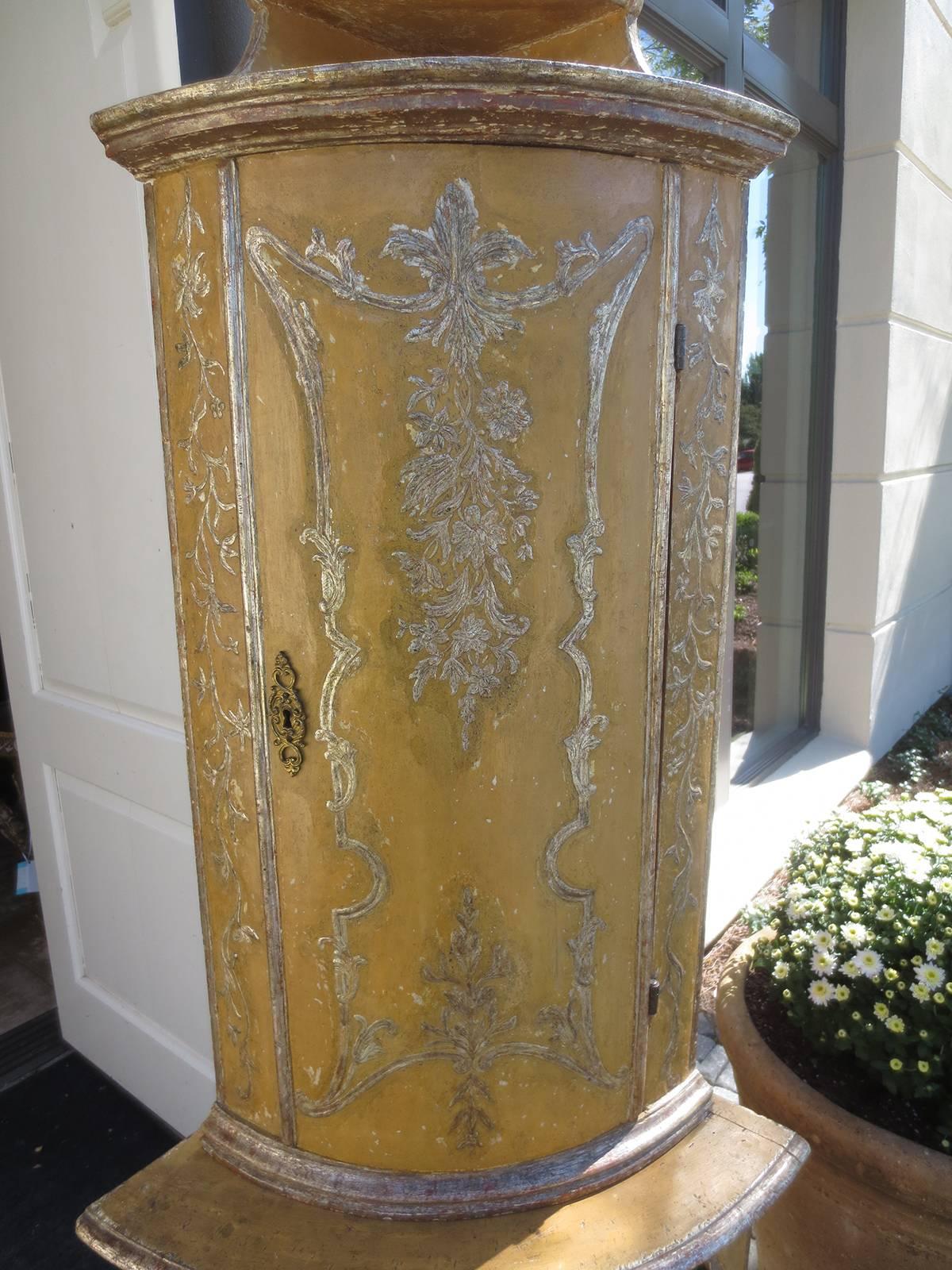 19th-20th Century Painted Italian Corner Cabinet For Sale 1