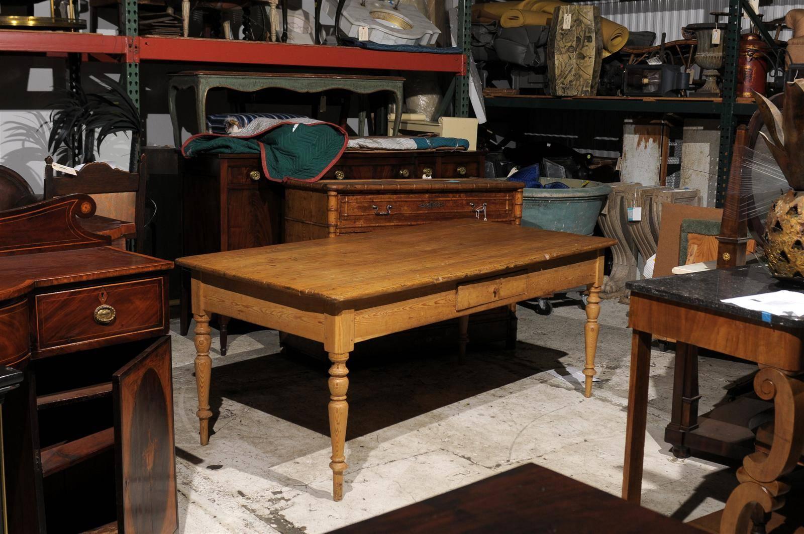 19th Century Pine Farm Table In Good Condition In Atlanta, GA