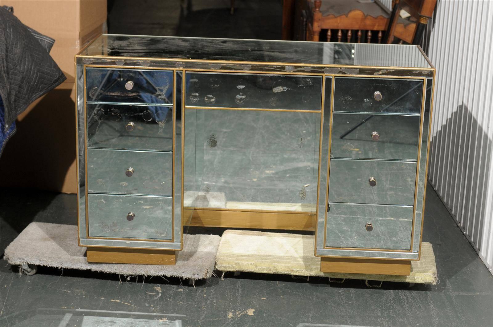 Mid-Century Mirrored Dressing Table with Small Knobs 5