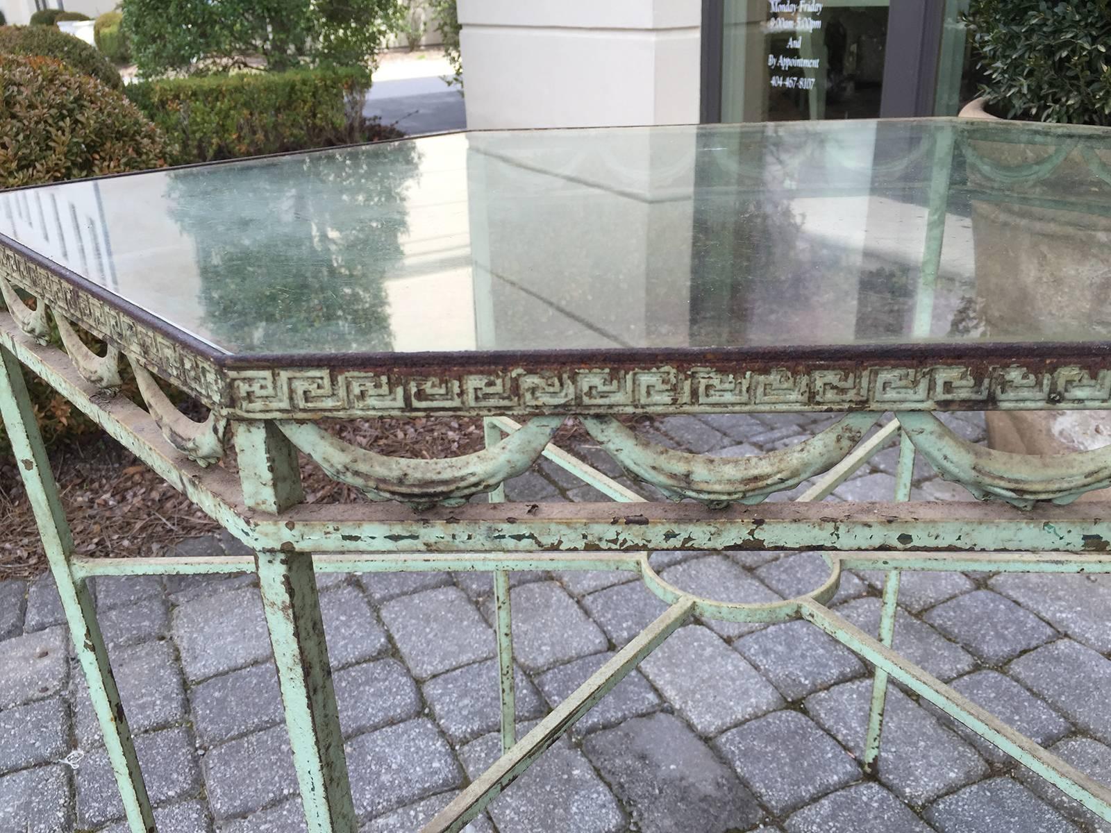 Quality Octagonal Iron Garden Table, Probably Salterini In Excellent Condition In Atlanta, GA