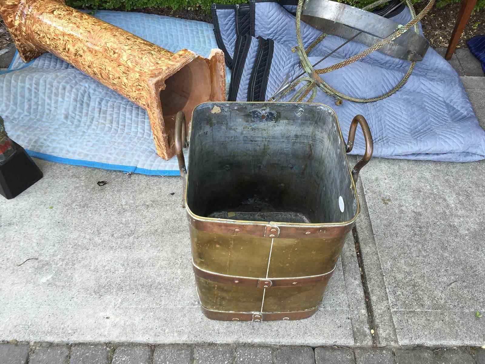 19th Century Large Brass and Copper Firewood Container In Excellent Condition In Atlanta, GA