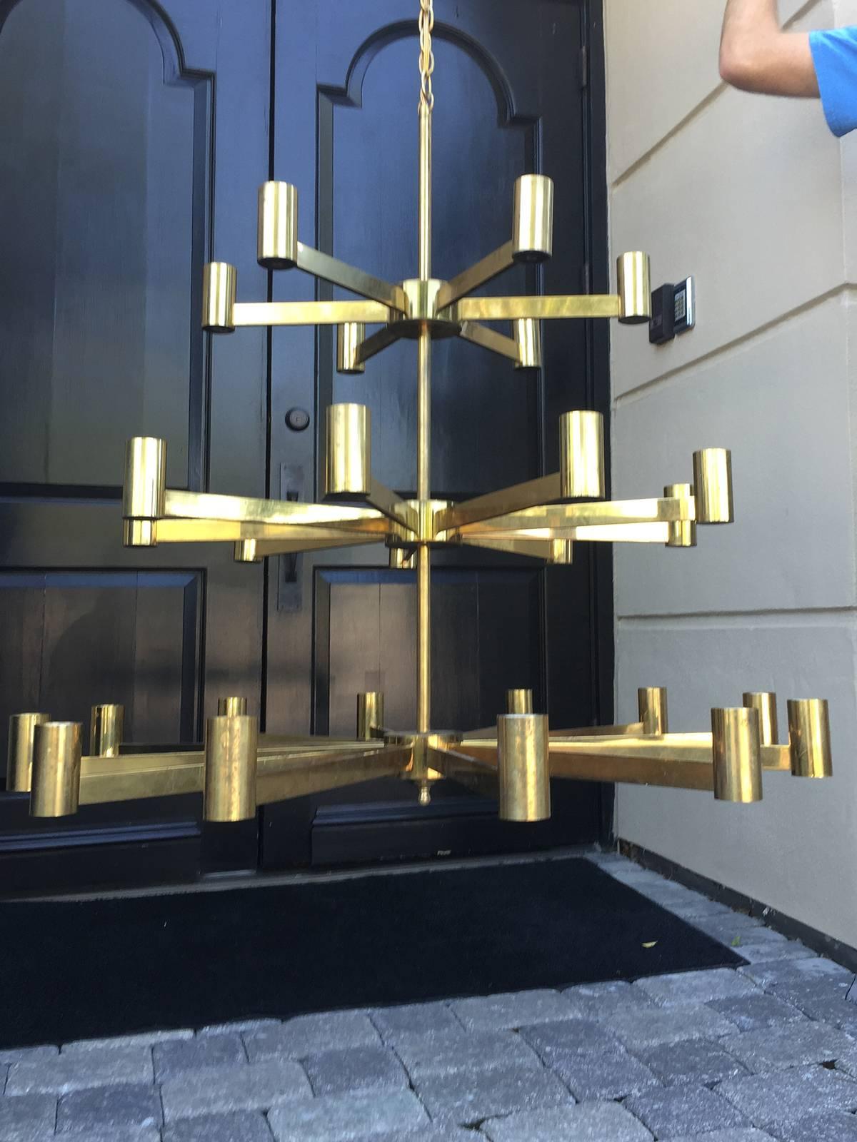 Mid-20th Century Large Scale Three-Tier 1960s Italian Chandelier Attributed to Arredoluce Monza