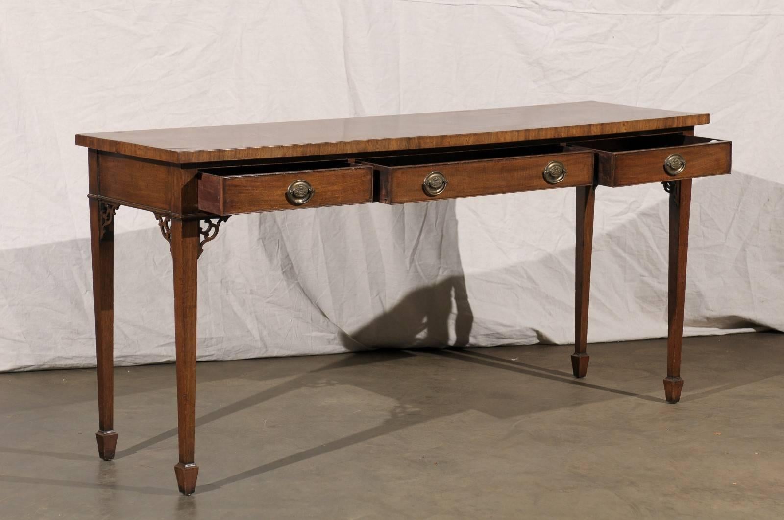 18th-19th Century Georgian Mahogany Three-Drawer Serving Console Table In Good Condition In Atlanta, GA