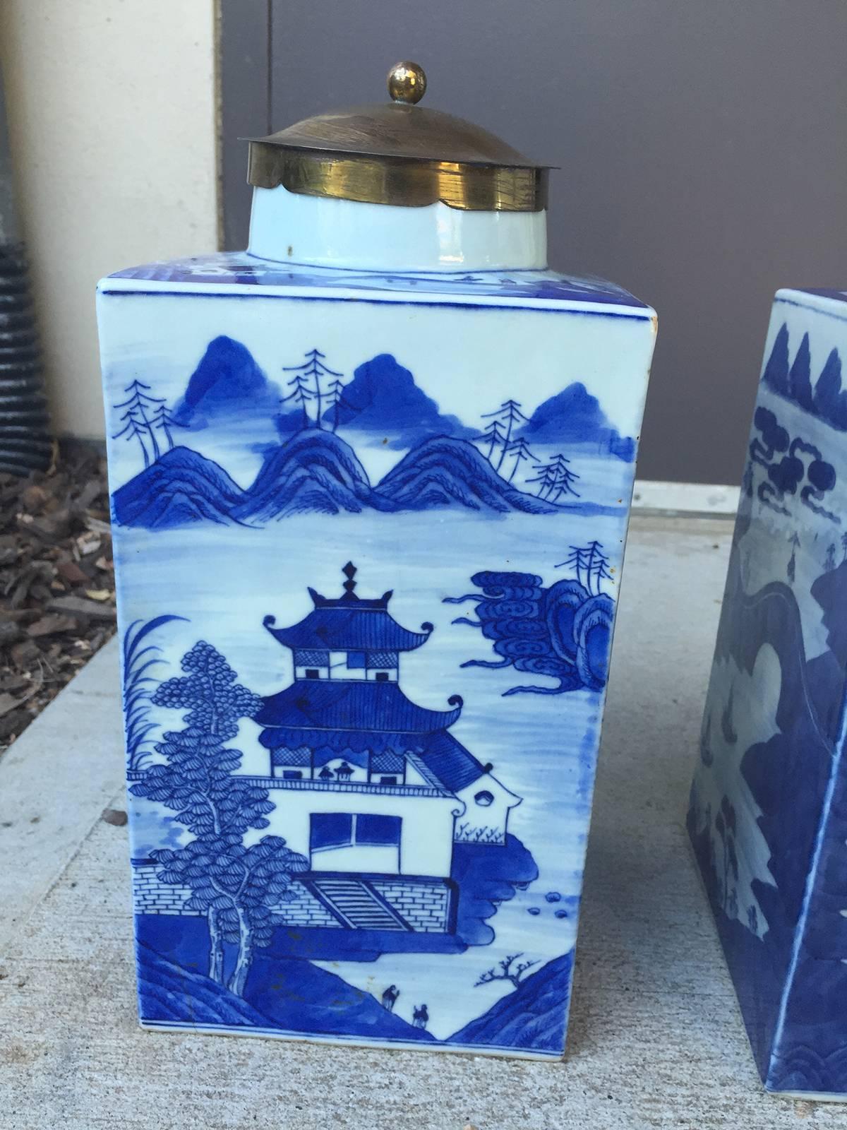 19th Century Pair of Chinese Blue and White Tea Canisters 1