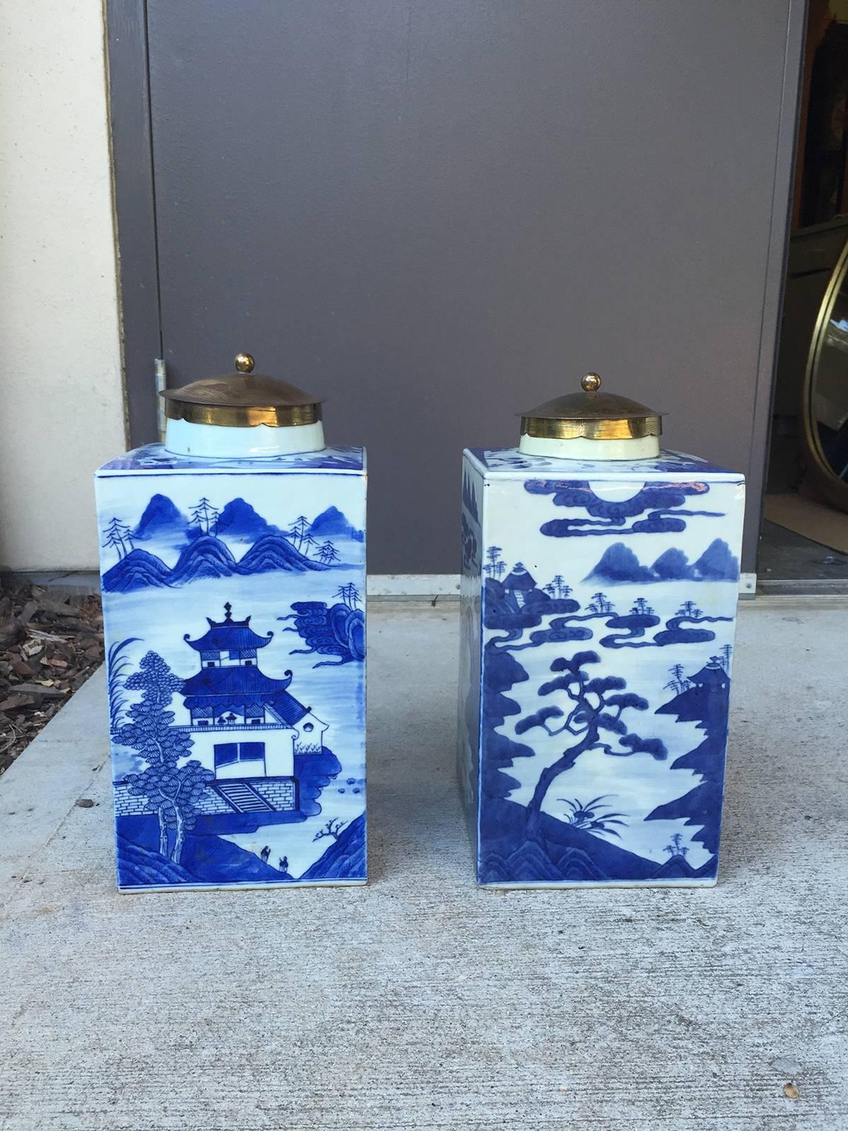 19th Century Pair of Chinese Blue and White Tea Canisters 4