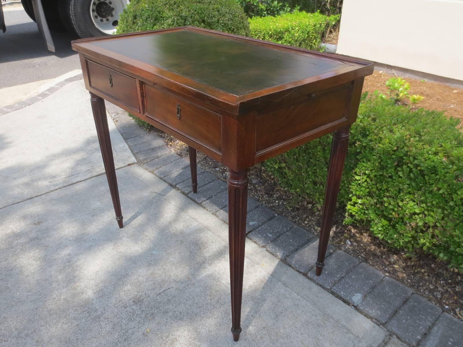 18th-19th Century French Writing Table with Leather Top In Excellent Condition In Atlanta, GA