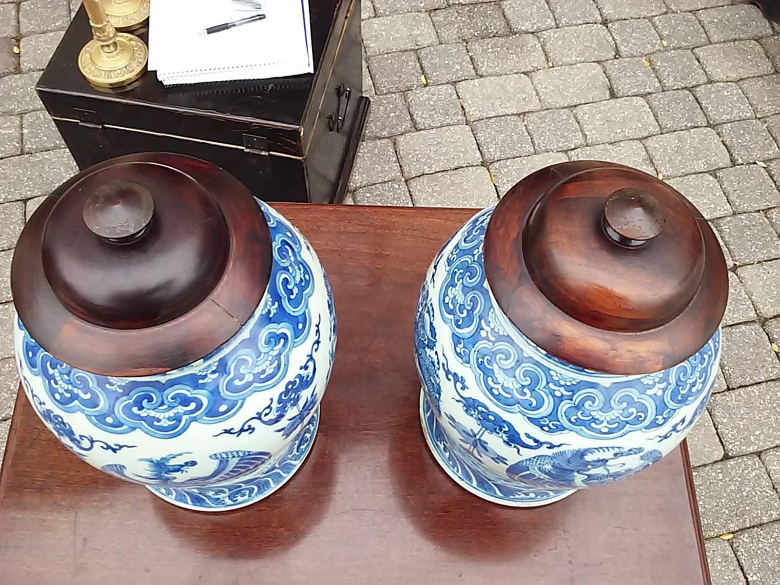 Probably 19th Century Pair of Covered Blue and White Jars 2