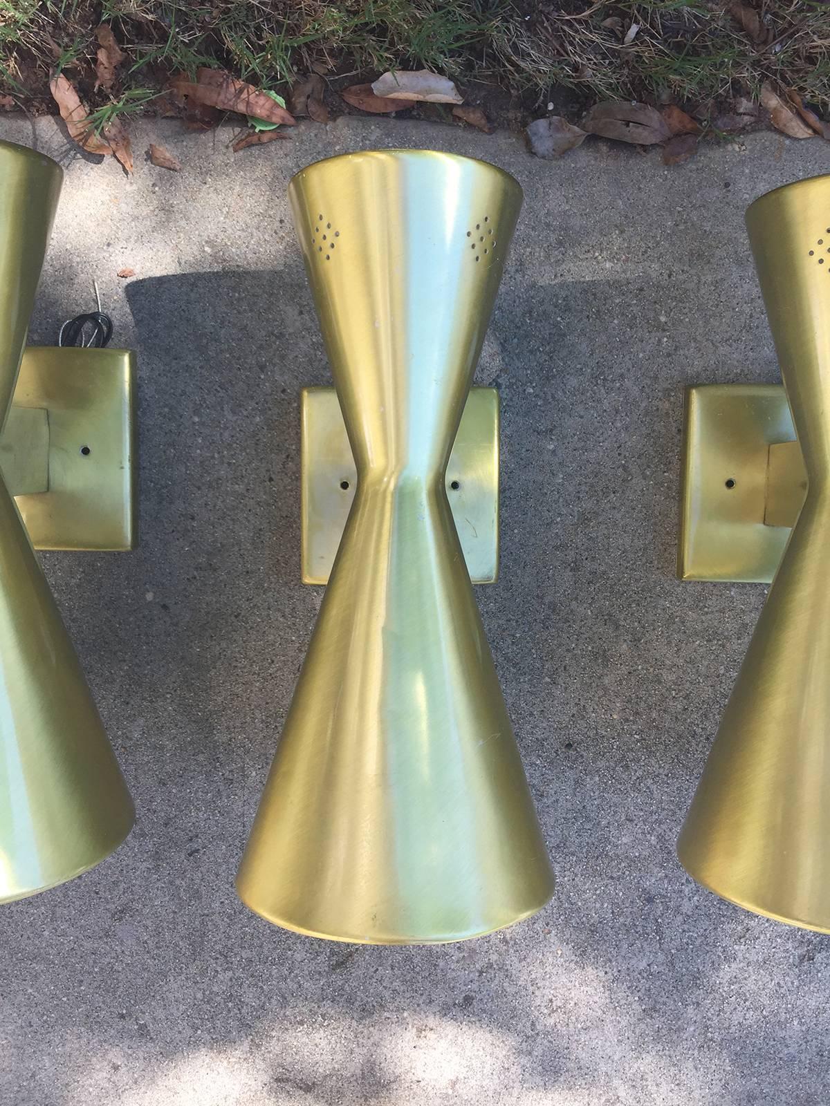 Set of Five Mid-Century, circa 1950s Gold Wall Sconces, Attributed to Lightolier In Good Condition In Atlanta, GA