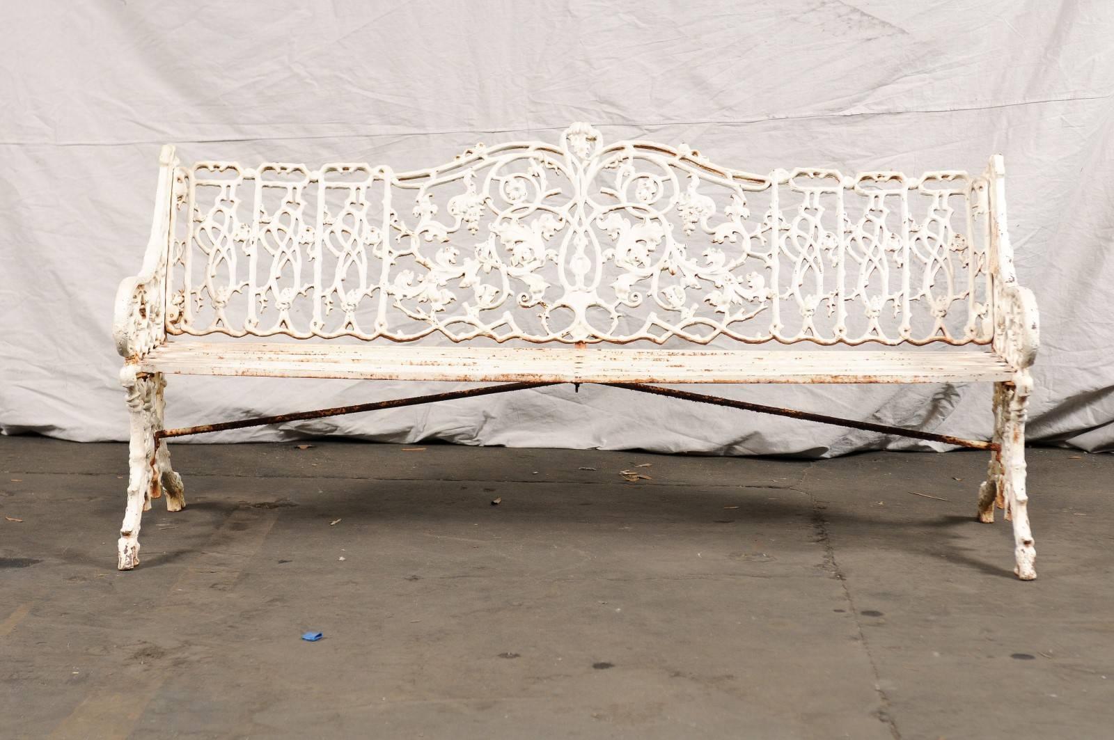19th Century English Painted Iron Garden Bench, Old Surfaces In Good Condition In Atlanta, GA