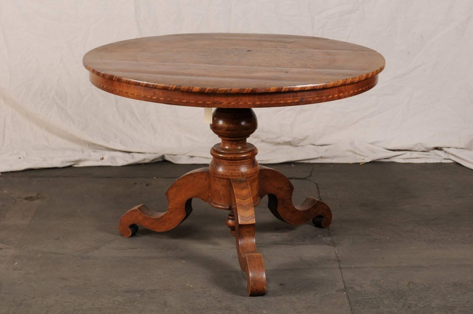 19th Century Italian Sorrento Beautiful Inlaid Wood Centre Table In Good Condition In Atlanta, GA