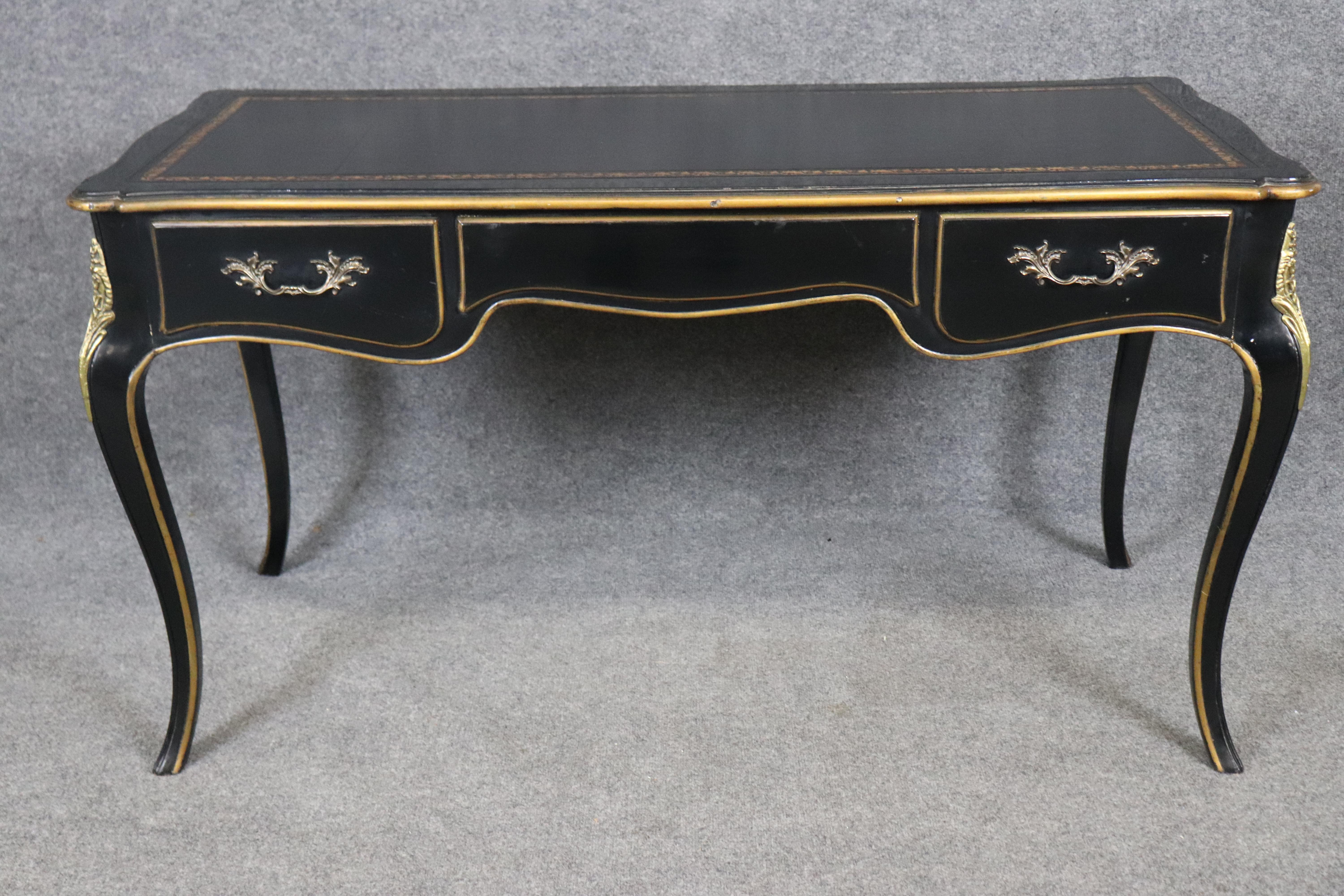 Baker Louis XV Style Black Ebonized Brass Mounted Leather Top Desk In Good Condition For Sale In Swedesboro, NJ