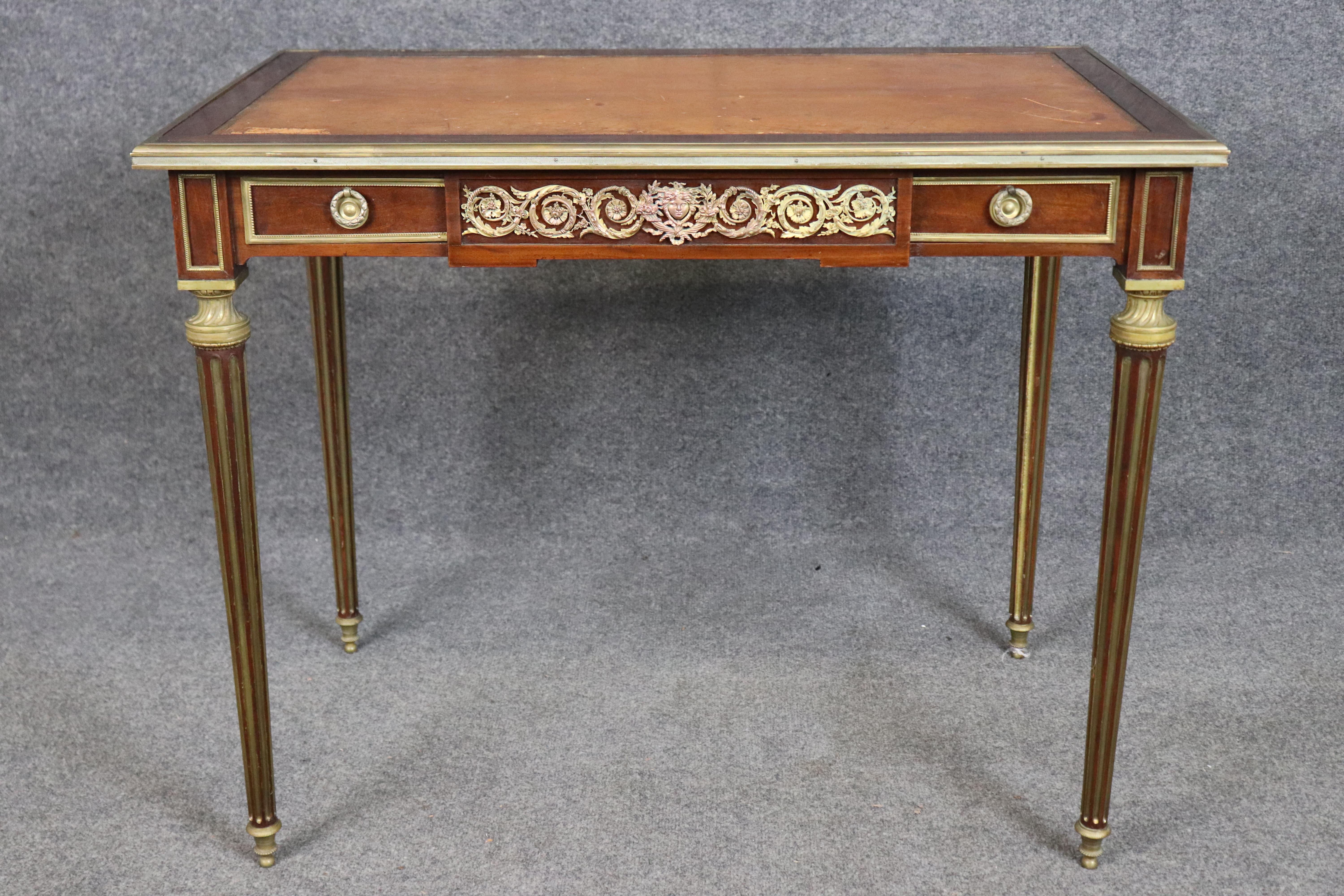 Intagliato a mano Tavolo da gioco francese del XIX secolo in stile Louis XVI montato in bronzo di Paul Sormani in vendita