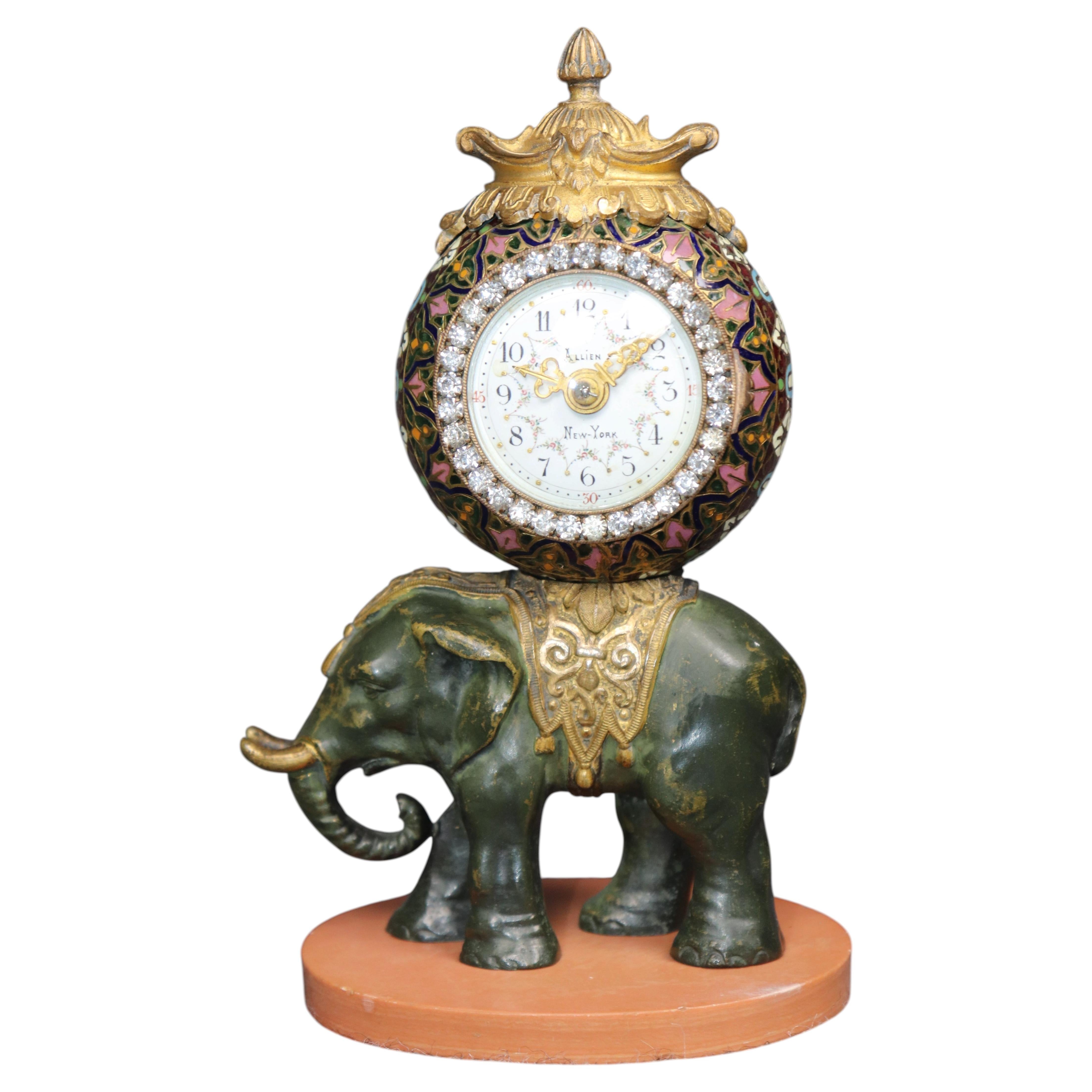 Antike Miniatur-Uhr aus dem 19. Jahrhundert: Französische Elefantenuhr aus Champlevé und Bronze im Angebot