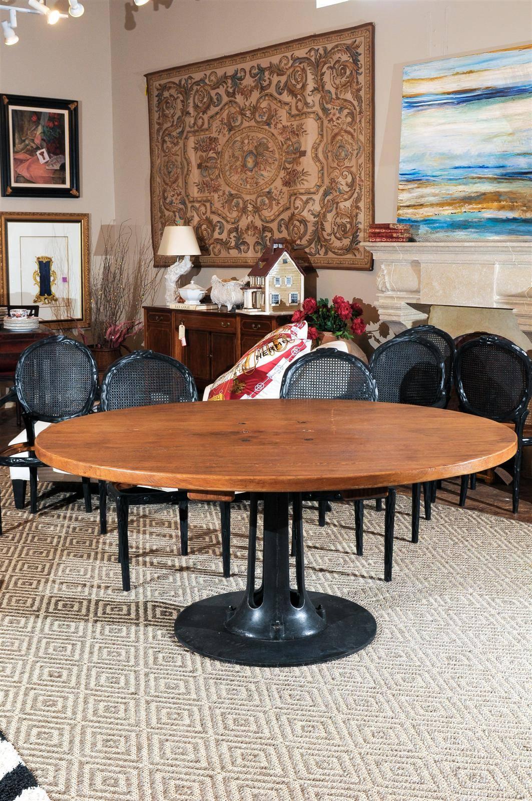 Early 20th Century French Industrial Oak Oval Table In Excellent Condition In Chamblee, GA
