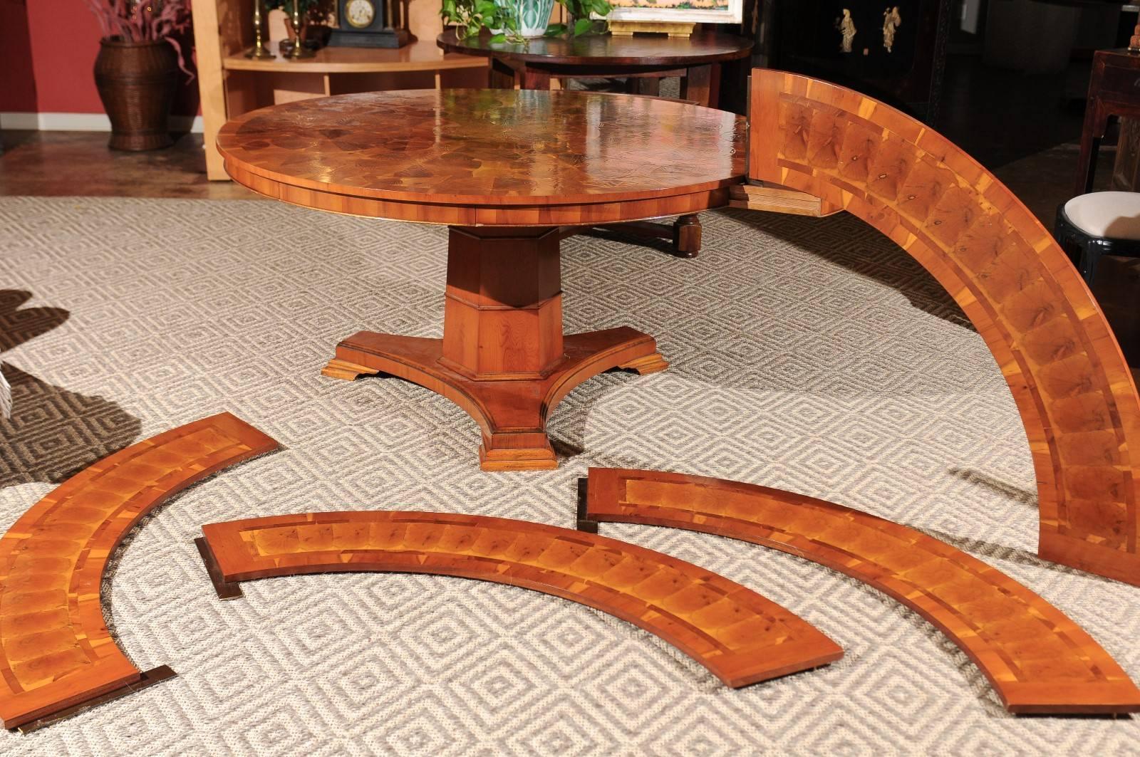 Regency Style Yew Wood Round Dining Table 3