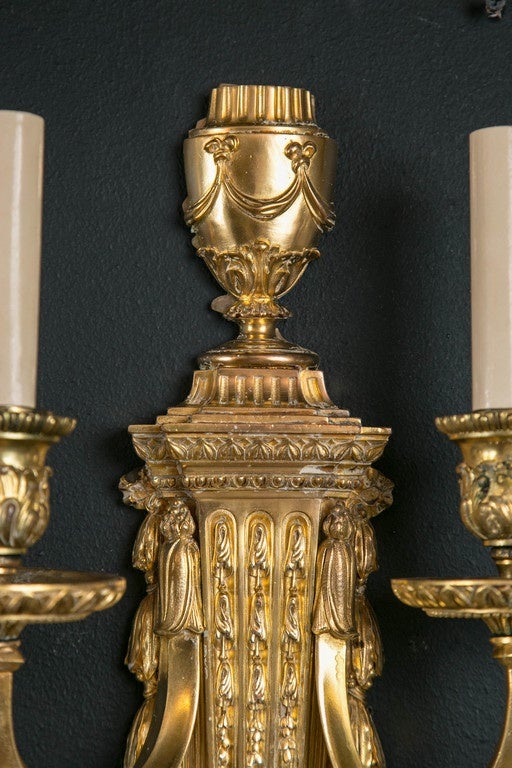 Neoclassical Pair of circa 1920s Caldwell Gilt Bronze Sconces For Sale