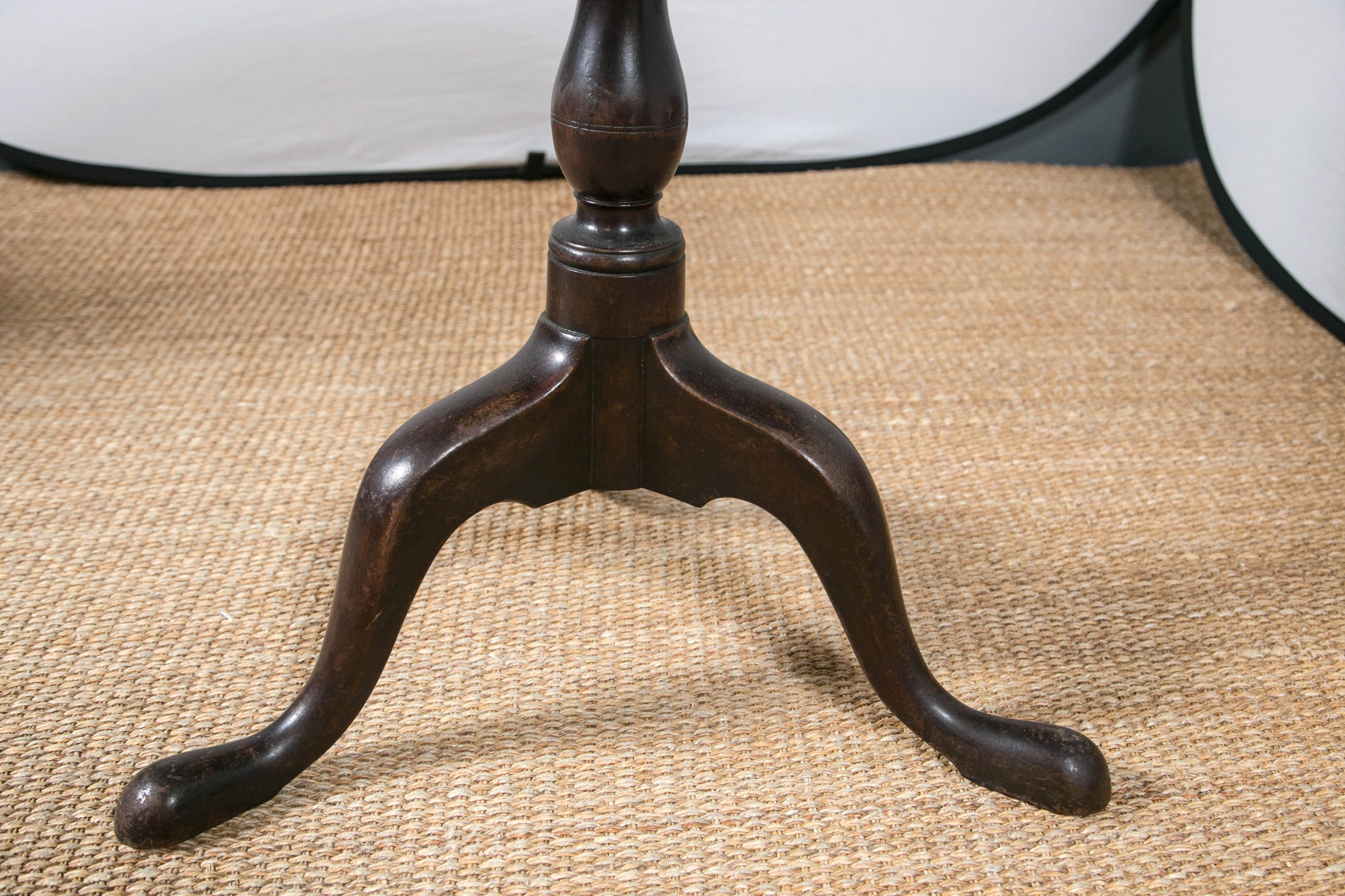 Mahogany Tilt-Top Table In Excellent Condition In Stamford, CT