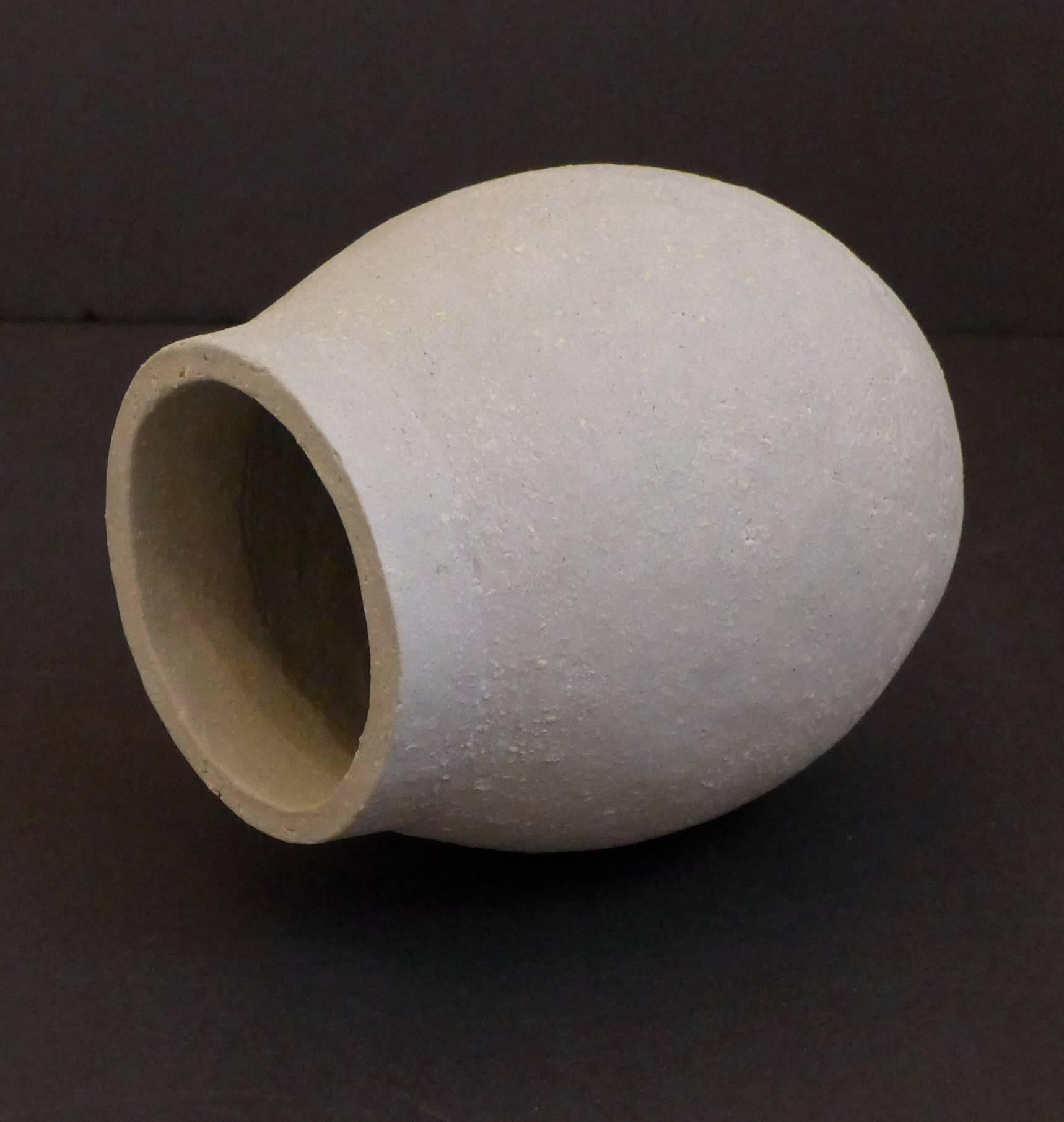 Sculptural Vessels in Gray by Sonja Duo-Meyer In Excellent Condition For Sale In New York, NY